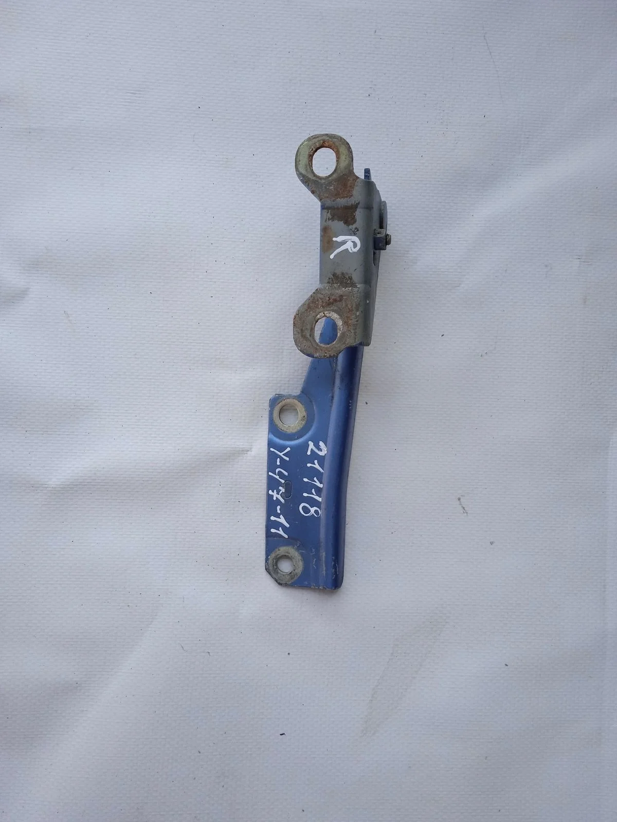 Петля капота правая Volvo V40 I рестайлинг (1999—2004)