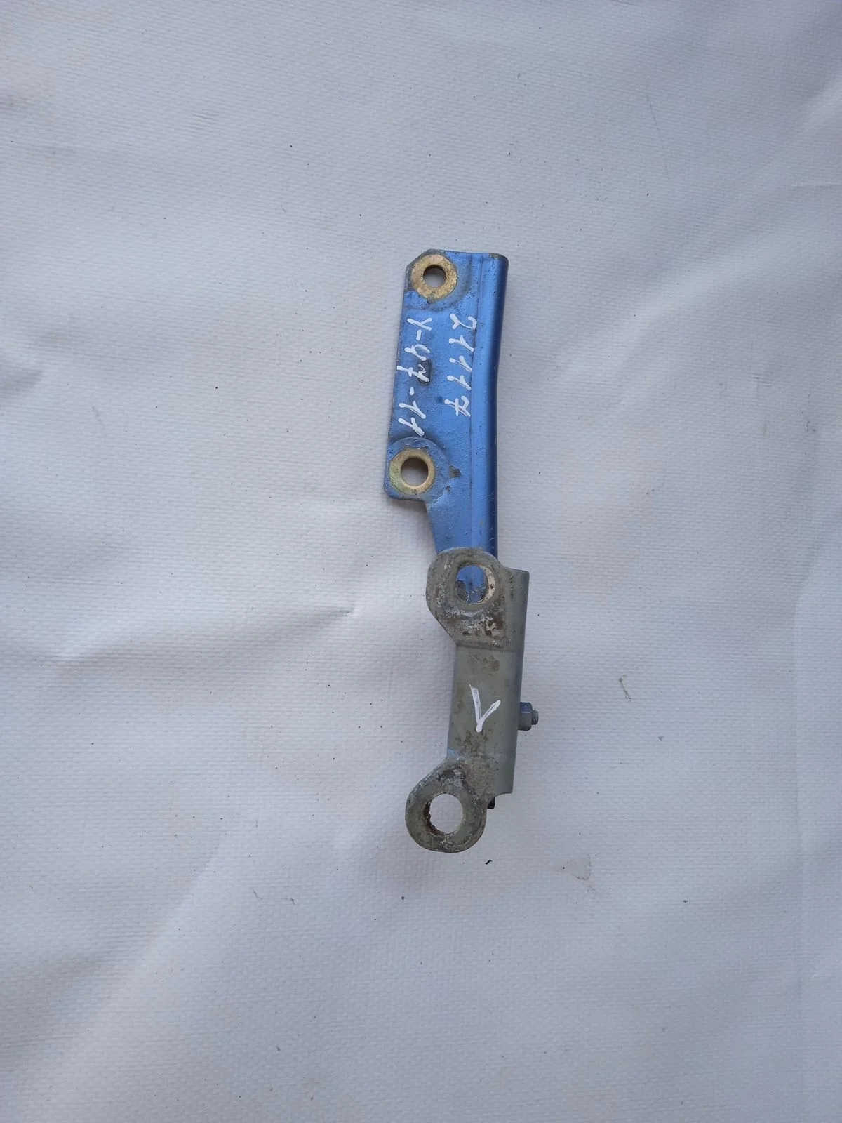 Петля капота левая Volvo V40 I рестайлинг (1999—2004)