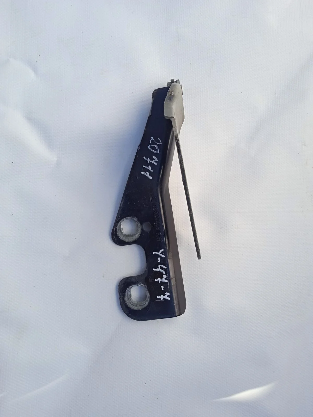 Петля капота правая Opel Astra H (2004—2007)