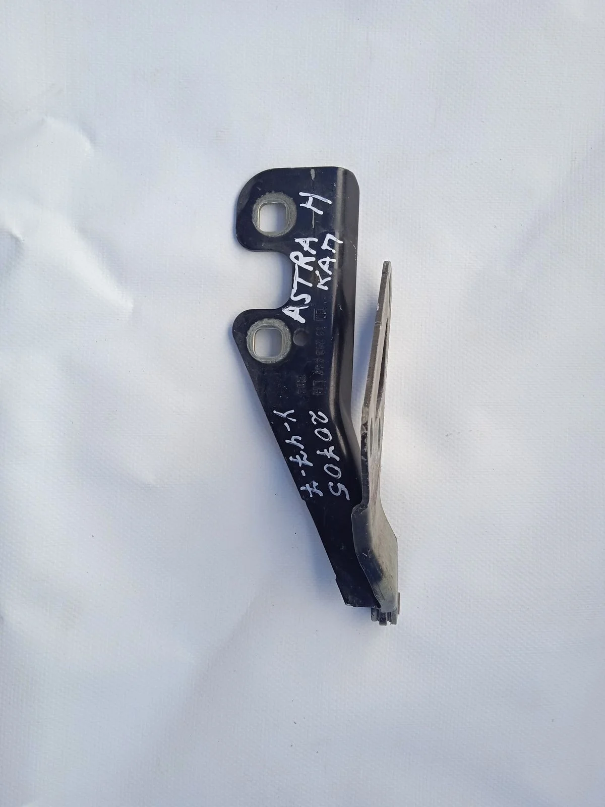 Петля капота левая Opel Astra H (2004—2007)