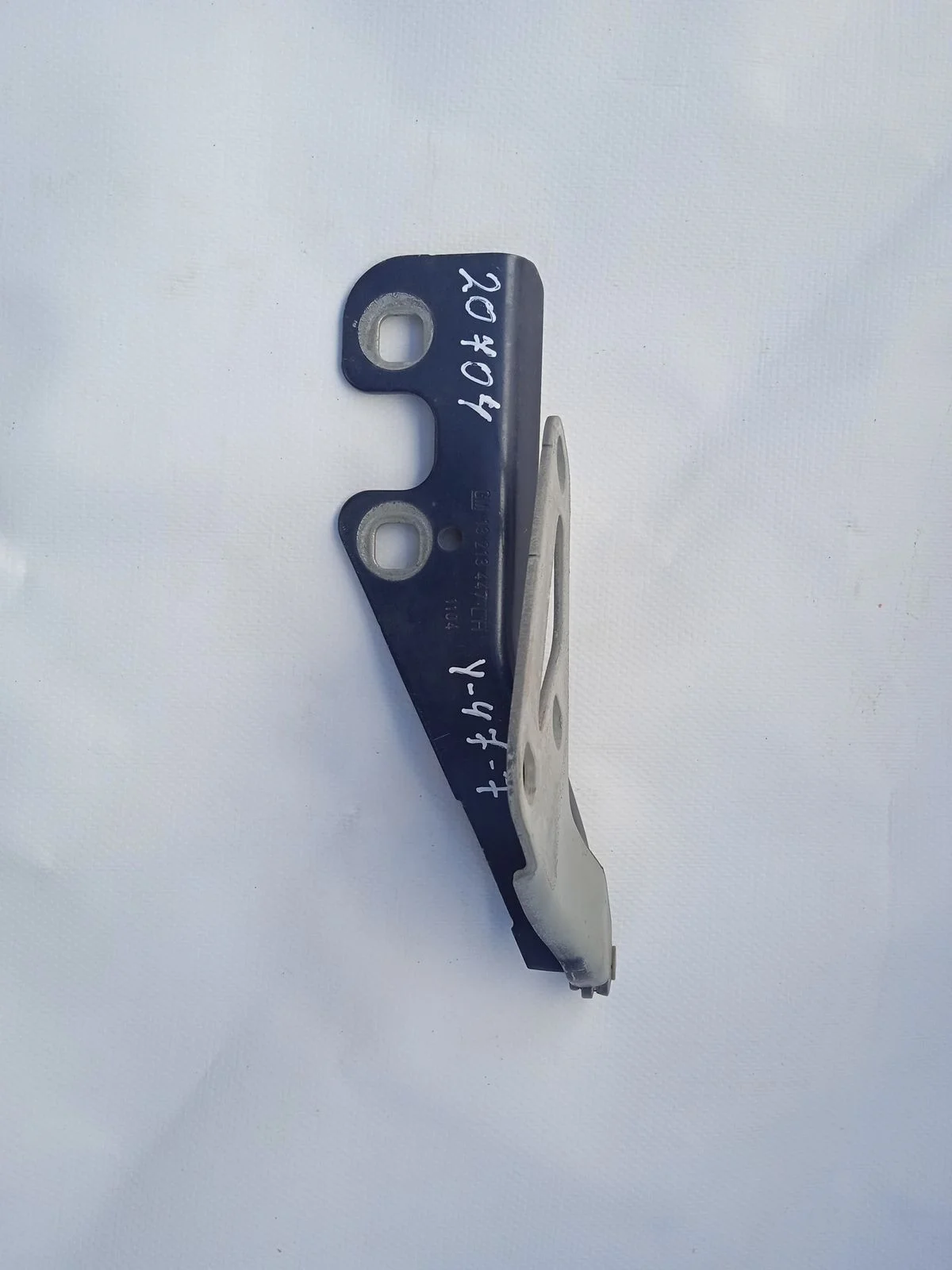 Петля капота левая Opel Astra H (2004—2007)