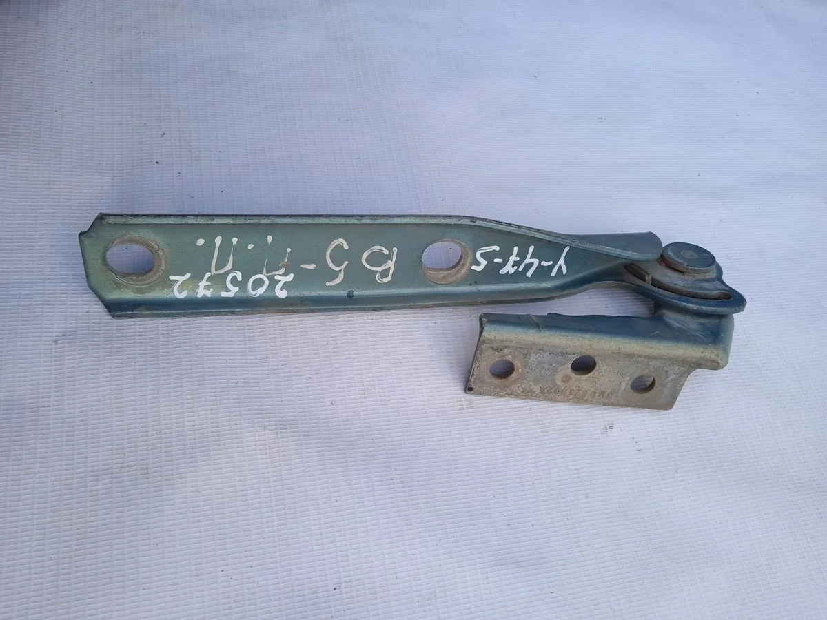 Петля капота правая Volkswagen Passat B5 рестайлинг (2000—2005)