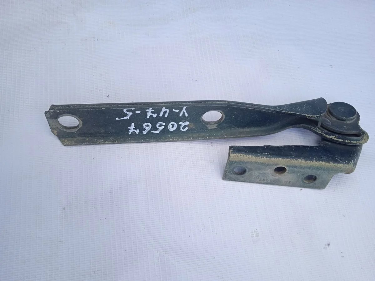 Петля капота правая Volkswagen Passat B5 (1996—2001)