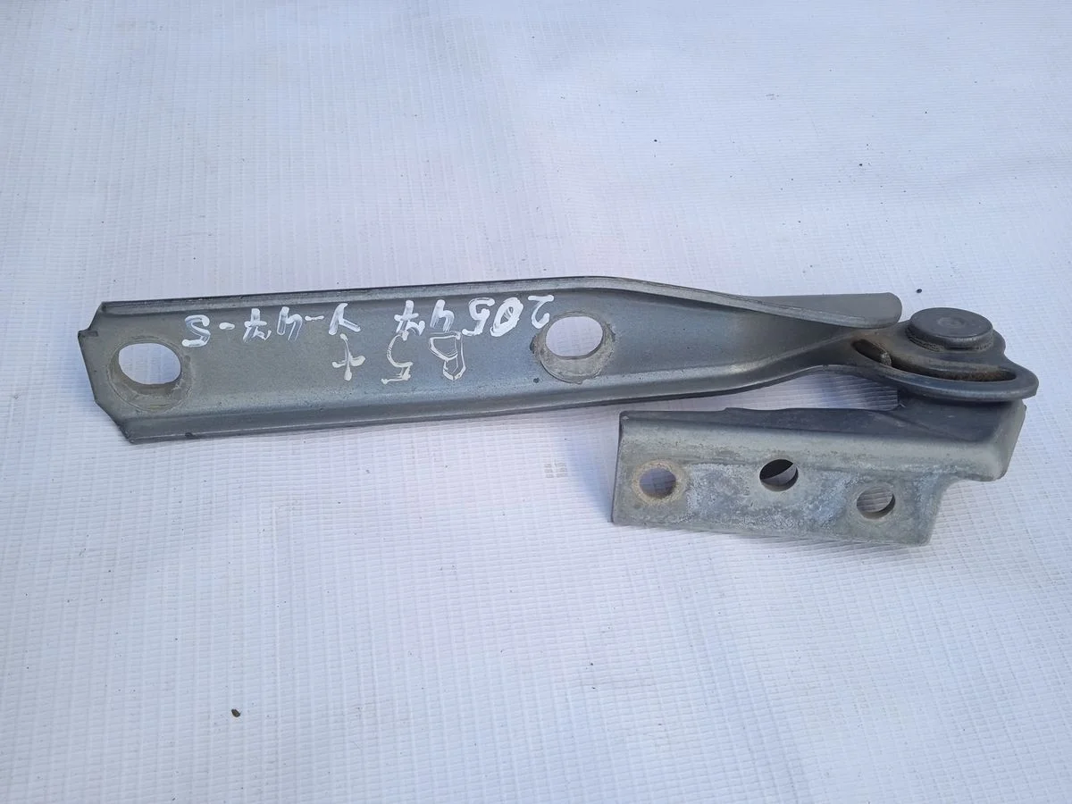 Петля капота правая Volkswagen Passat B5 рестайлинг (2000—2005)