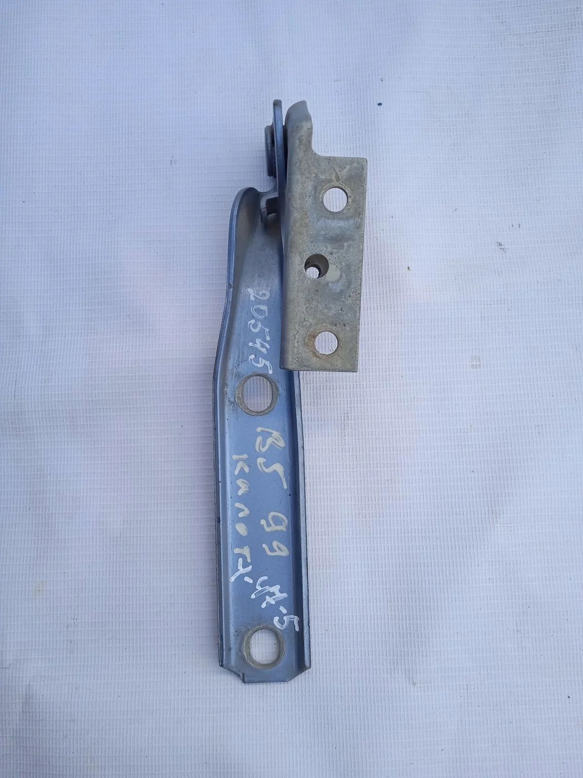 Петля капота правая Volkswagen Passat B5 (1996—2001)