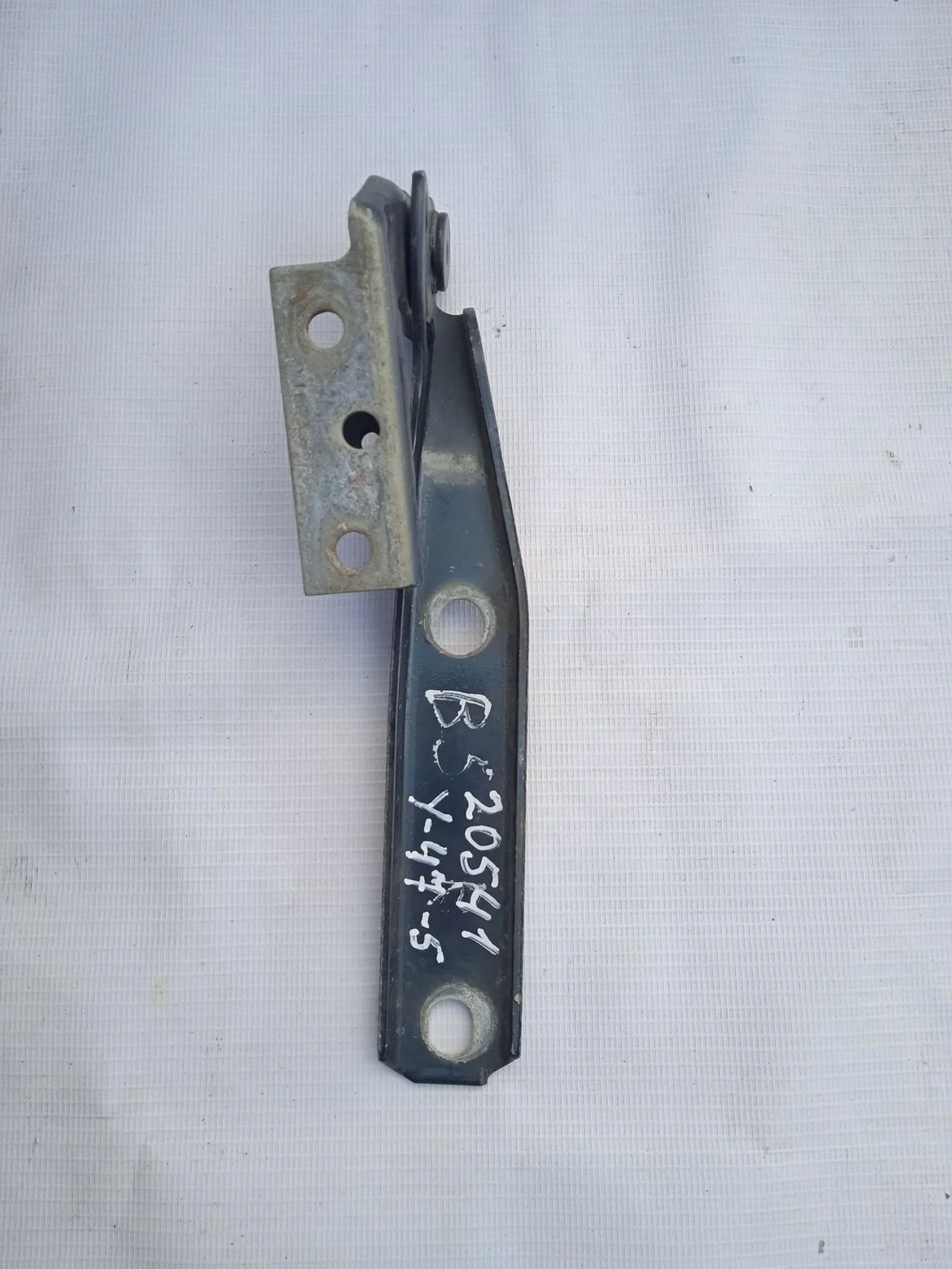 Петля капота левая Volkswagen Passat B5 рестайлинг (2000—2005)