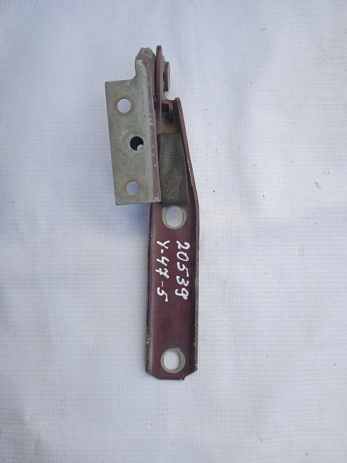 Петля капота левая Volkswagen Passat B5 рестайлинг (2000—2005)