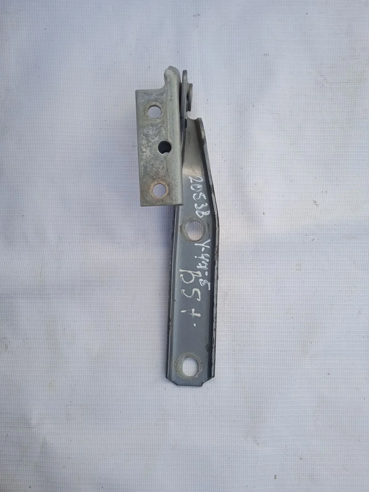 Петля капота левая Volkswagen Passat B5 рестайлинг (2000—2005)