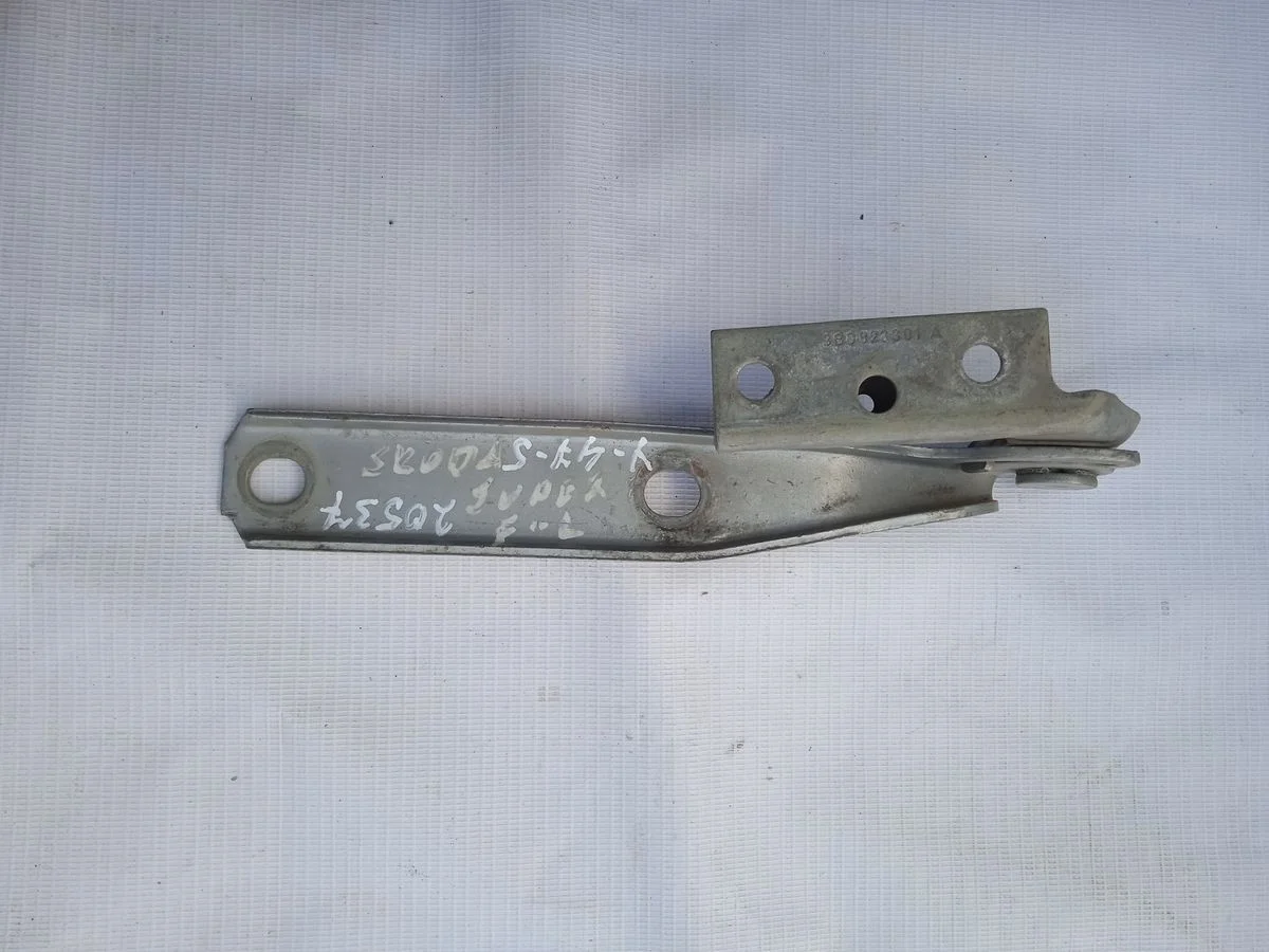 Петля капота левая Volkswagen Passat B5 рестайлинг (2000—2005)