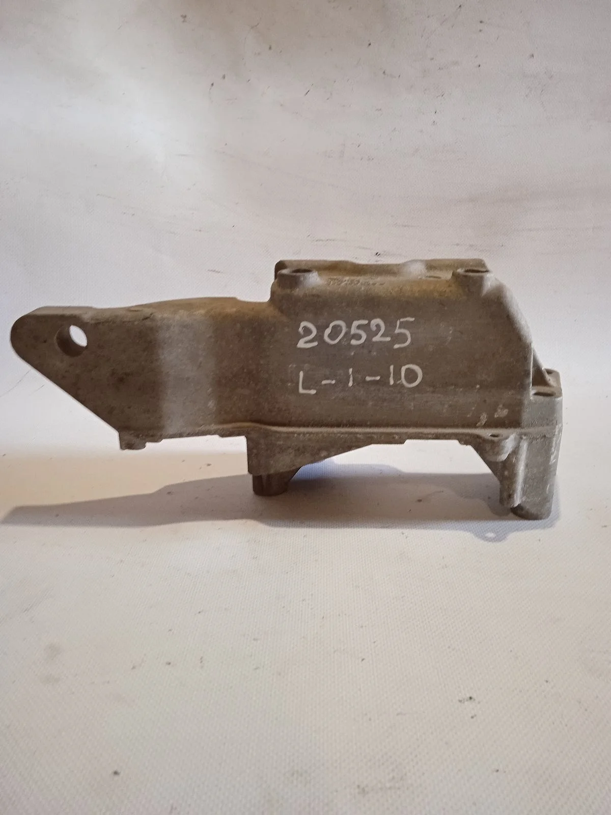 Кронштейн опоры двигателя Volkswagen Golf Mk4 (1997—2006)