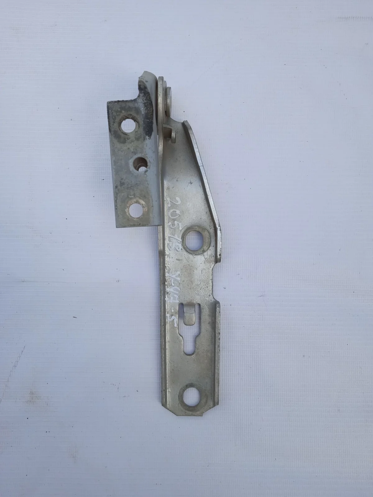 Петля капота левая Audi A4 B6 (2000—2006)