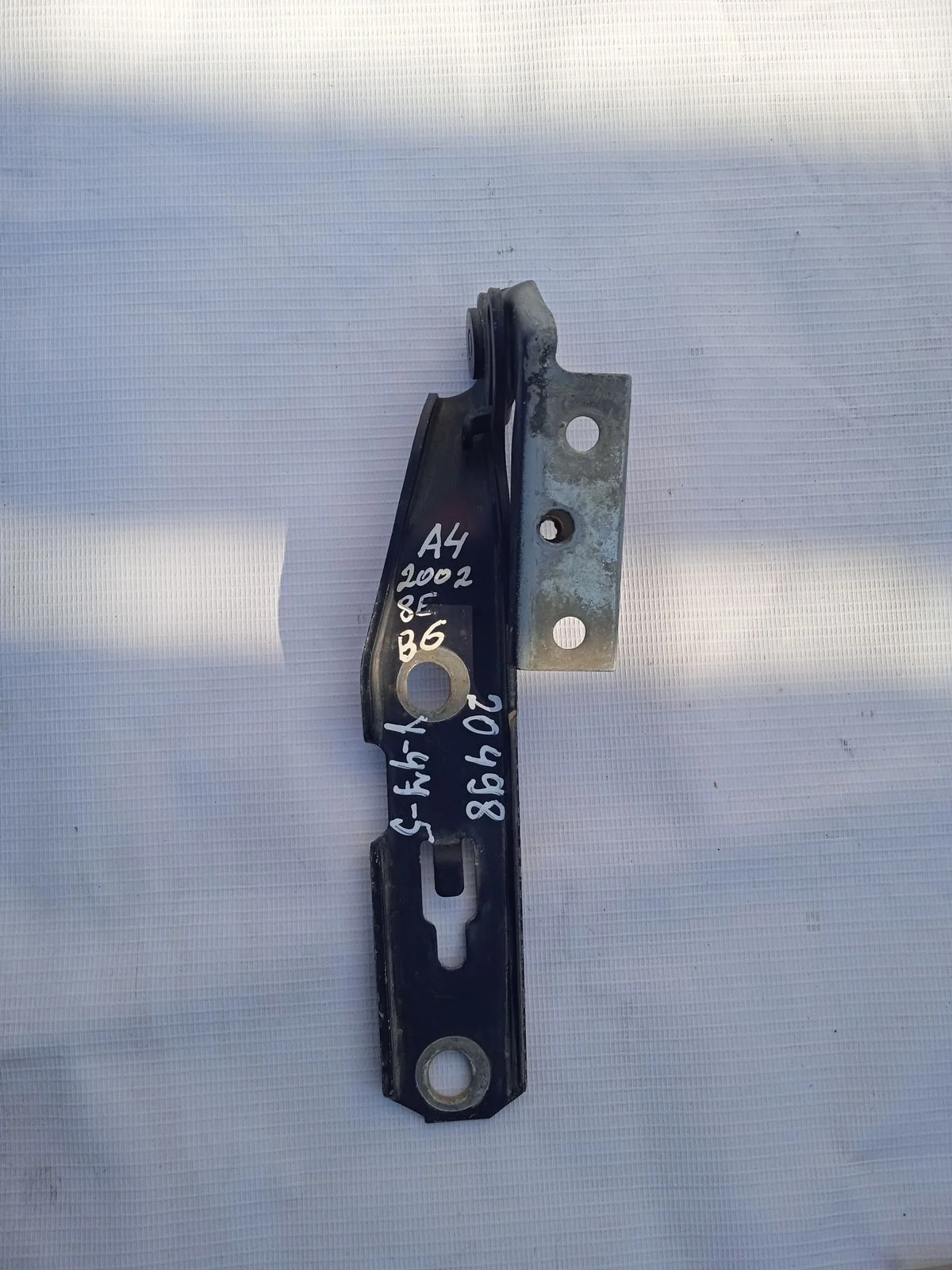 Петля капота правая Audi A4 B6 (2000—2006)