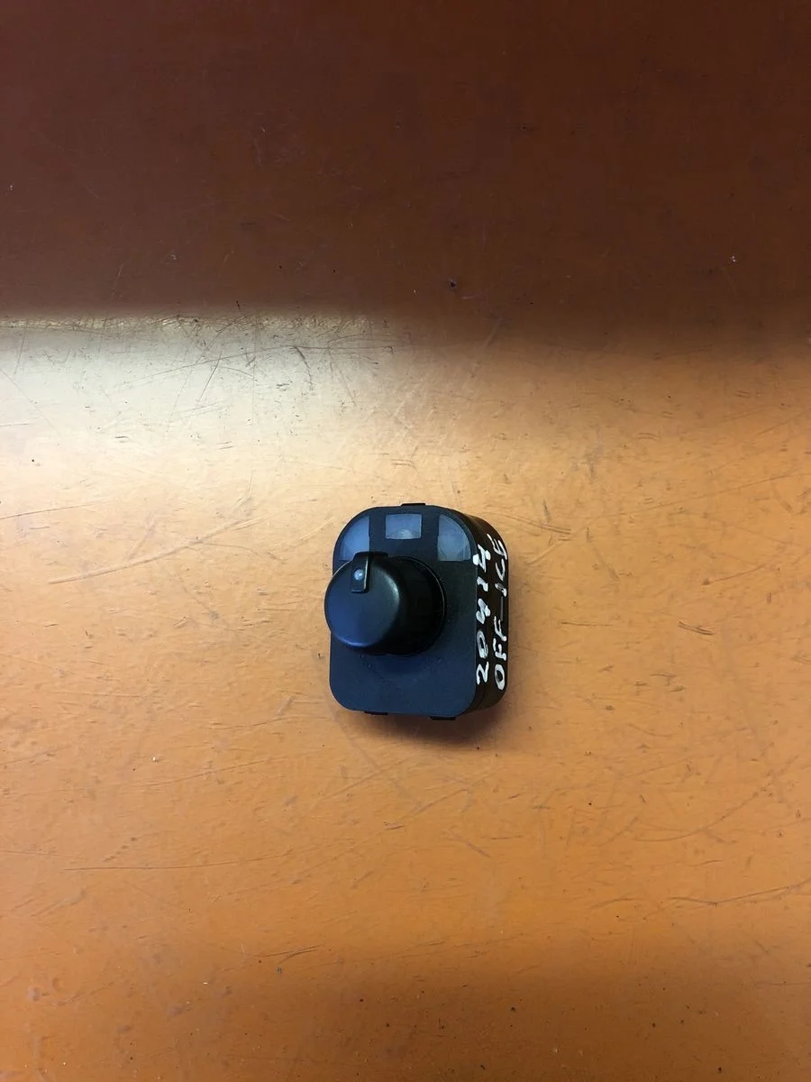 Переключатель регулировки (джойстик) зеркал Audi A3 8P рестайлинг (2004—2008)