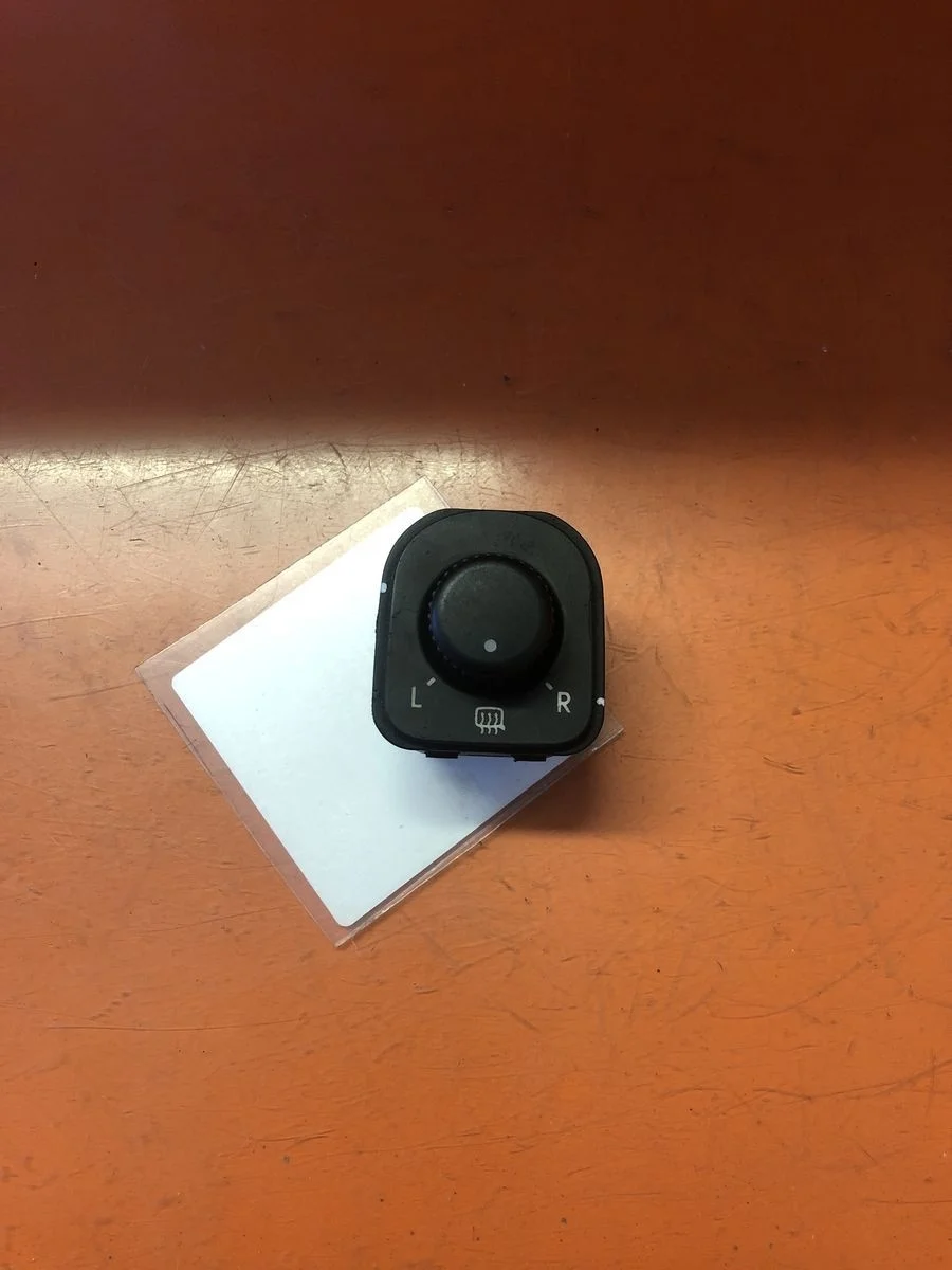 Переключатель регулировки (джойстик) зеркал Volkswagen Passat B6 (2005—2010)