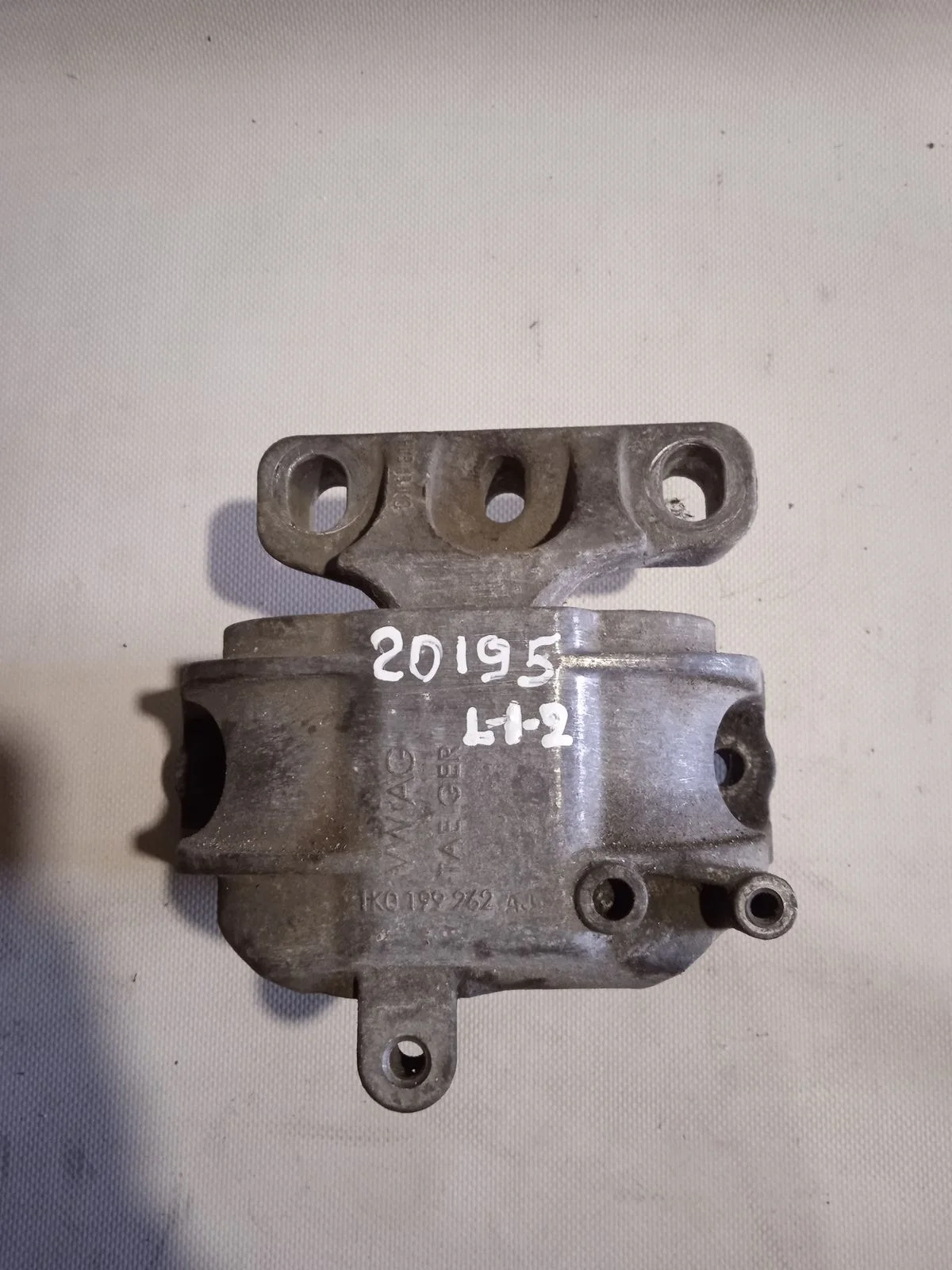 Опора ( подушка ) двигателя Skoda Octavia II (2004—2009)