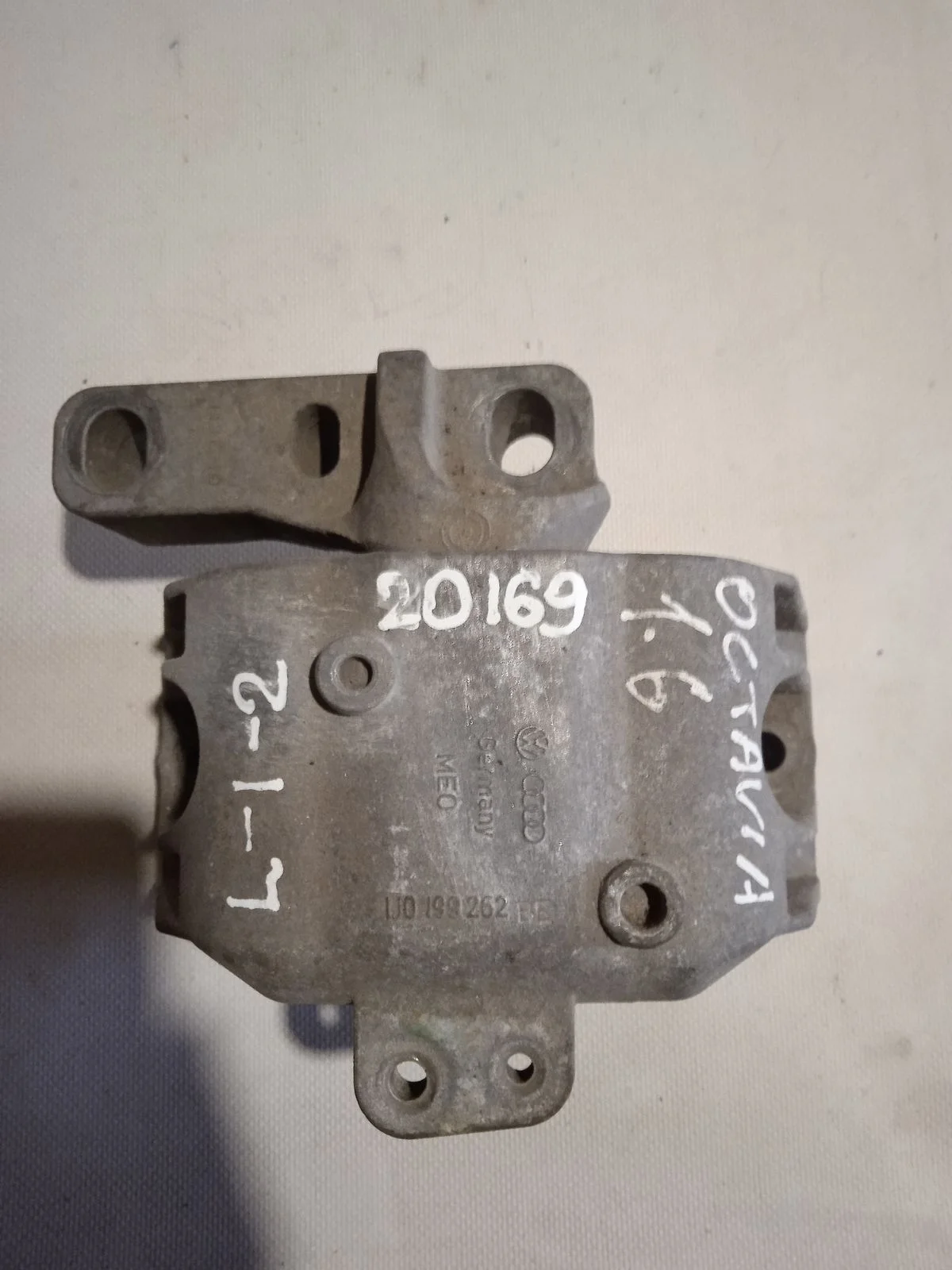 Опора ( подушка ) двигателя Skoda Octavia I рестайлинг (2000—2011)