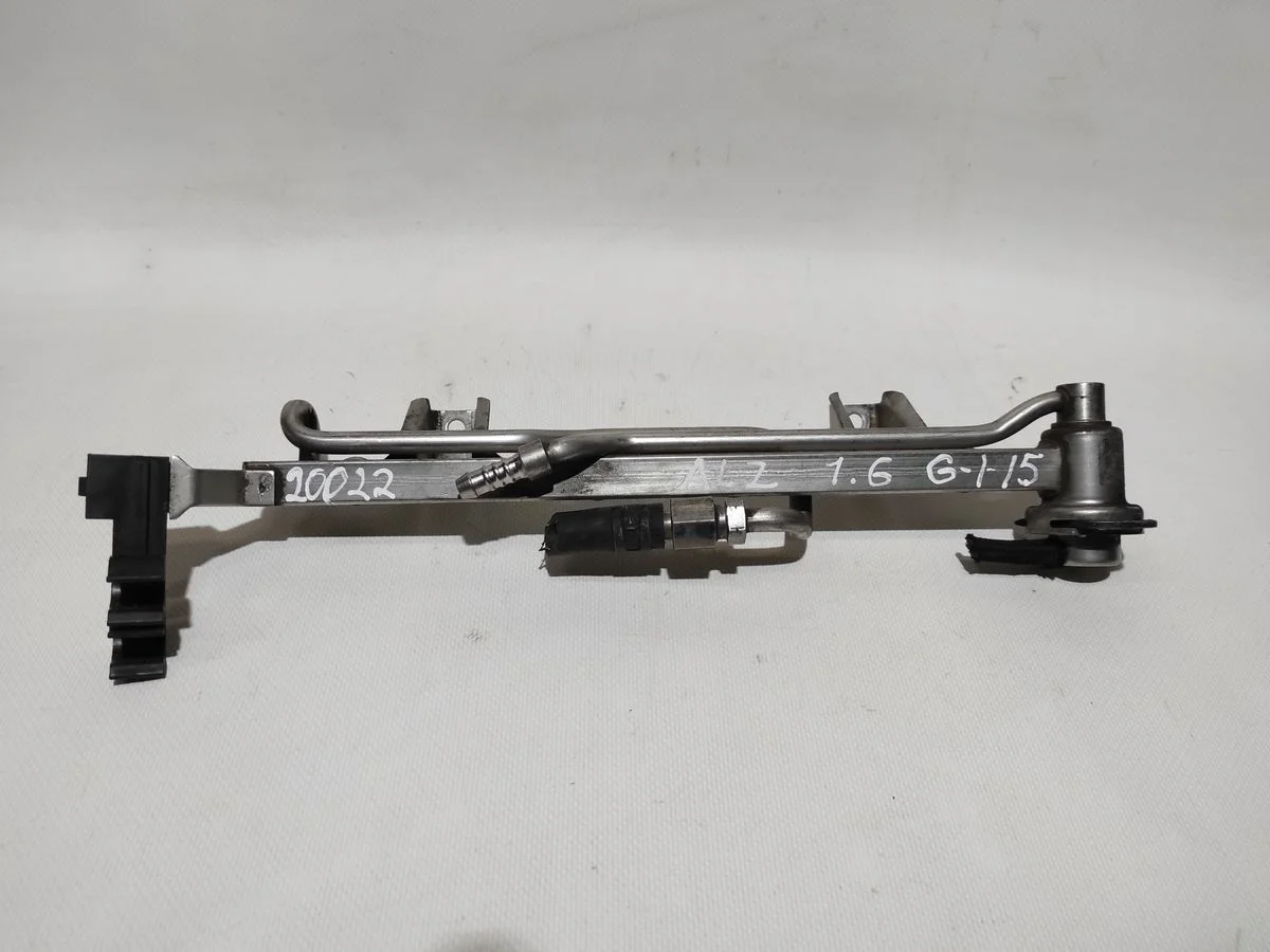 Рейка топливная (рампа) Audi A4 B5 (1994—1999)