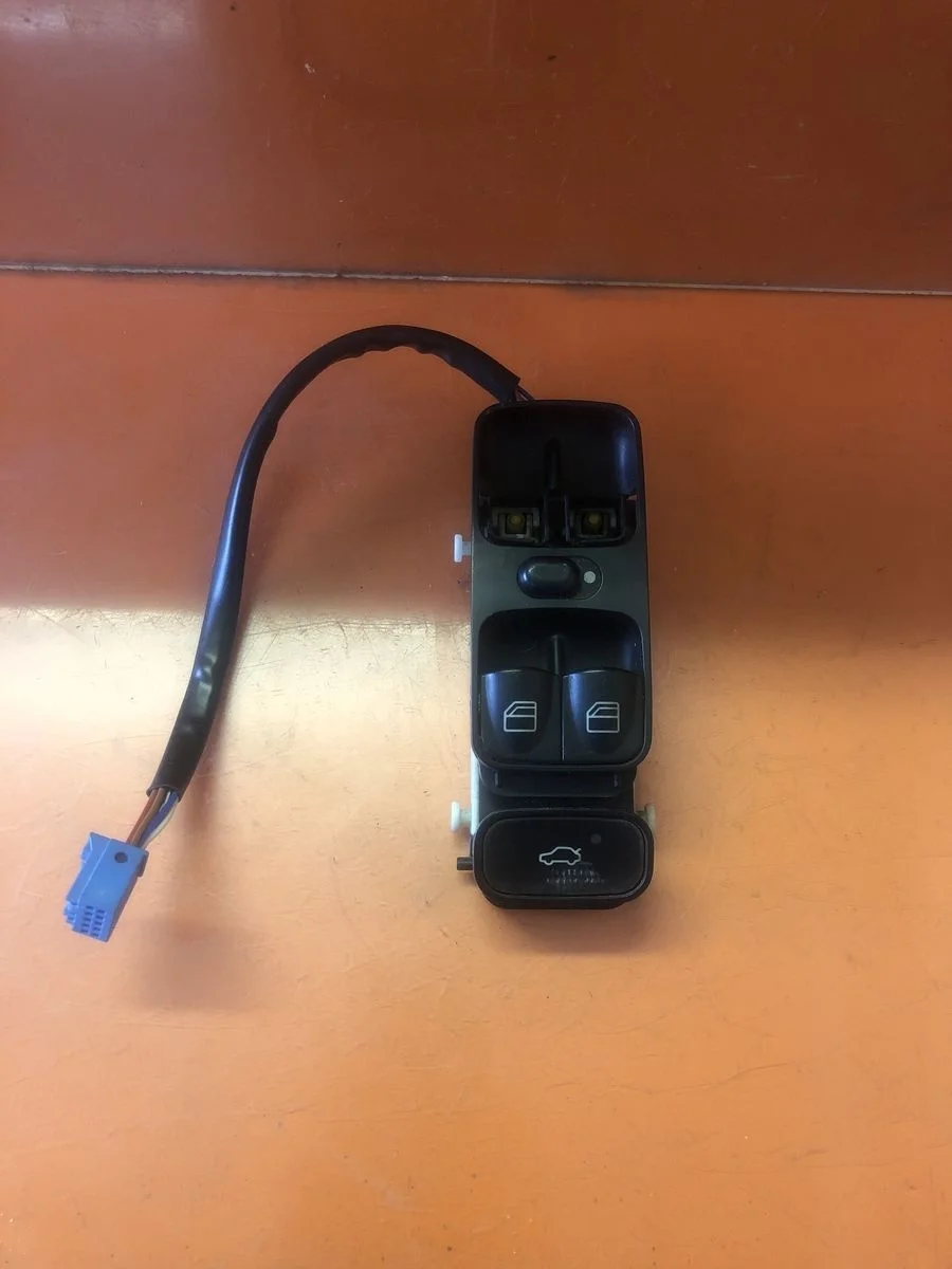 Блок управления стеклоподъемниками Mercedes-Benz C-класс W203/S203/CL203 (2000—2004)