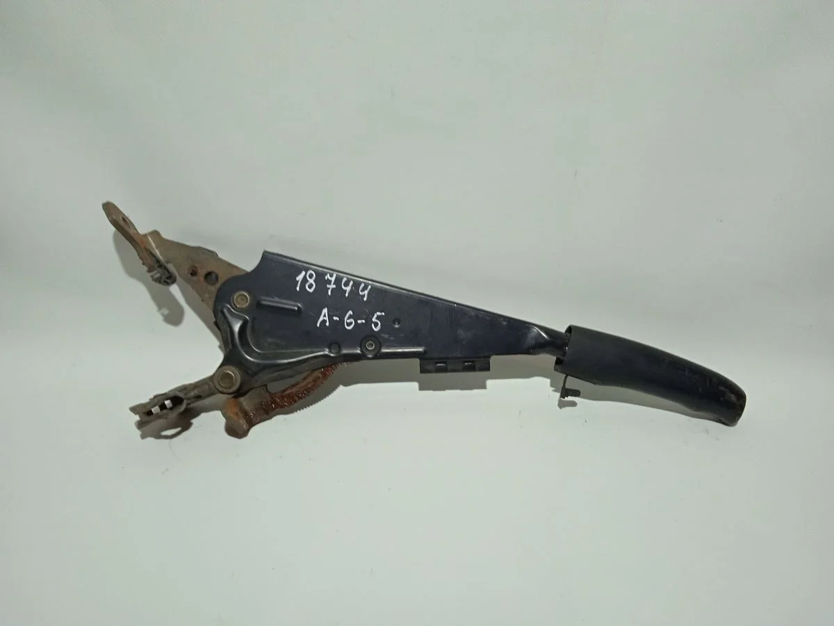 Рычаг стояночного тормоза (ручника) Audi A6 C5 (1997—2001)