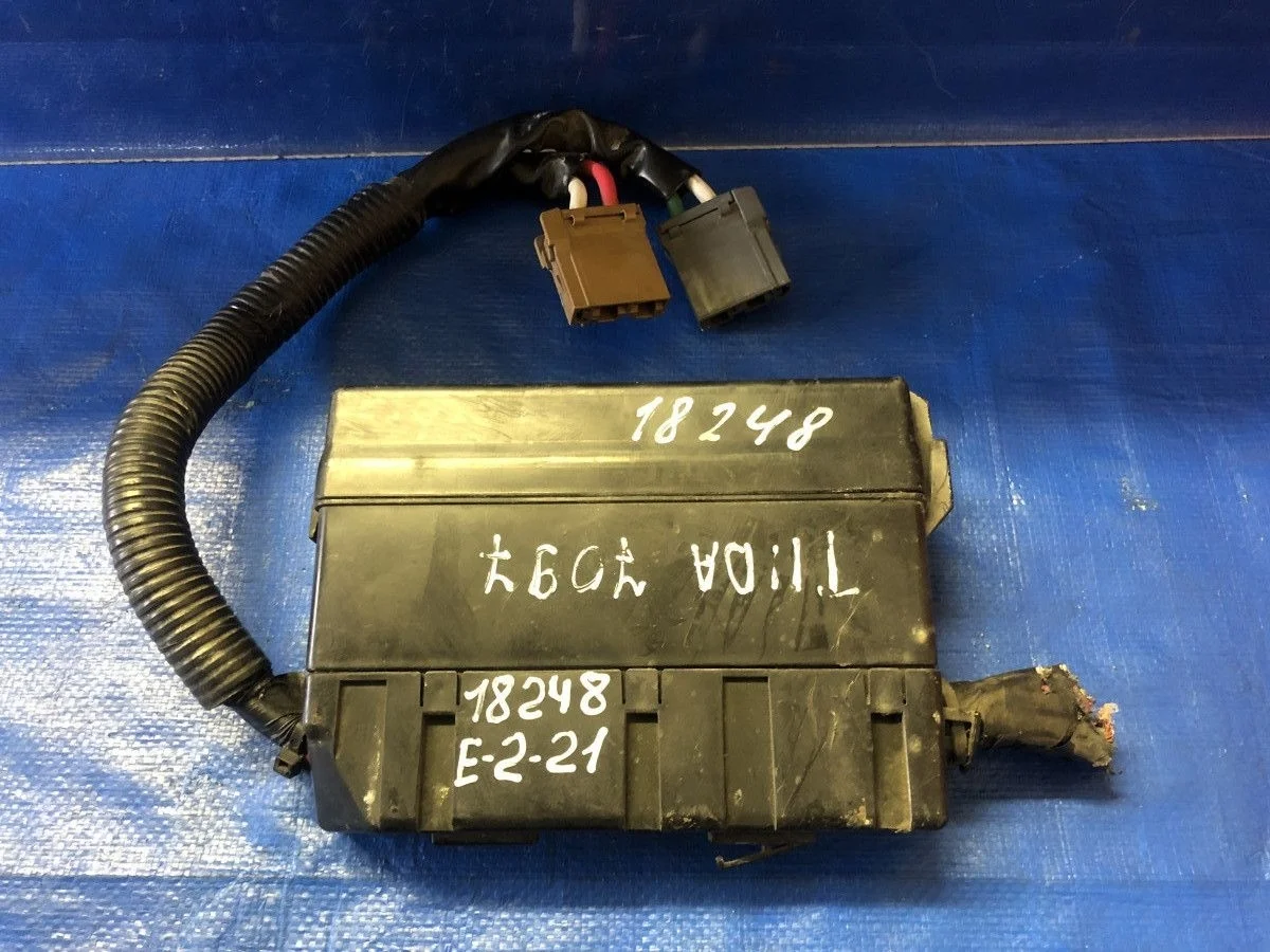 Блок предохранителей Nissan Tiida C11 (2004—2012)