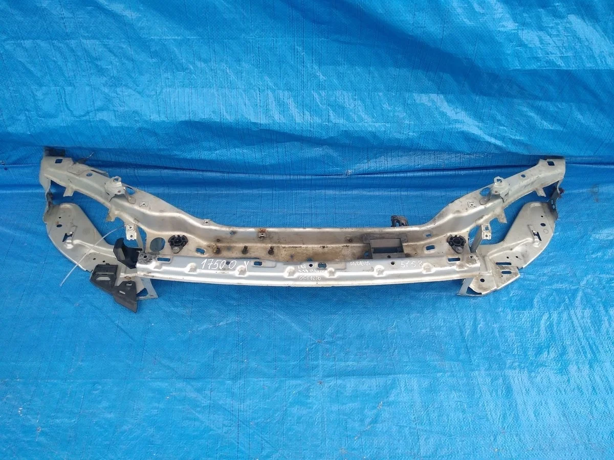 Панель передняя ( рамка ) Volvo S40 II (2004—2007)