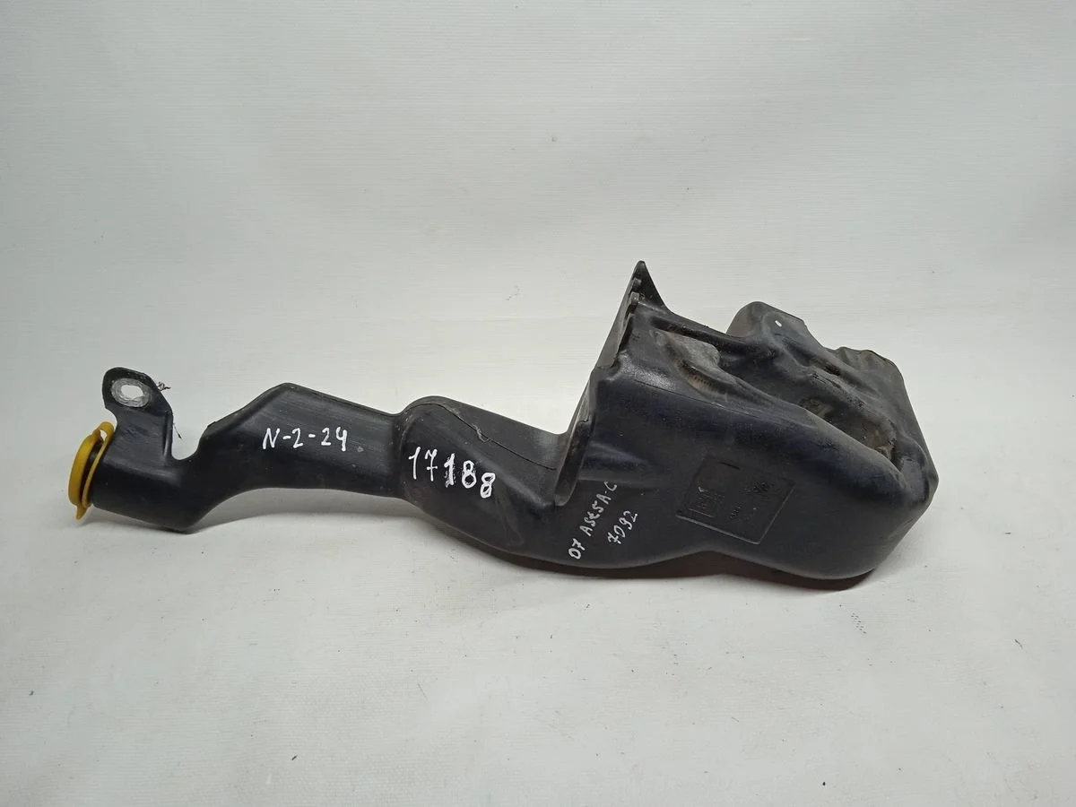 Бачок омывателя Opel Astra H (2004—2007)