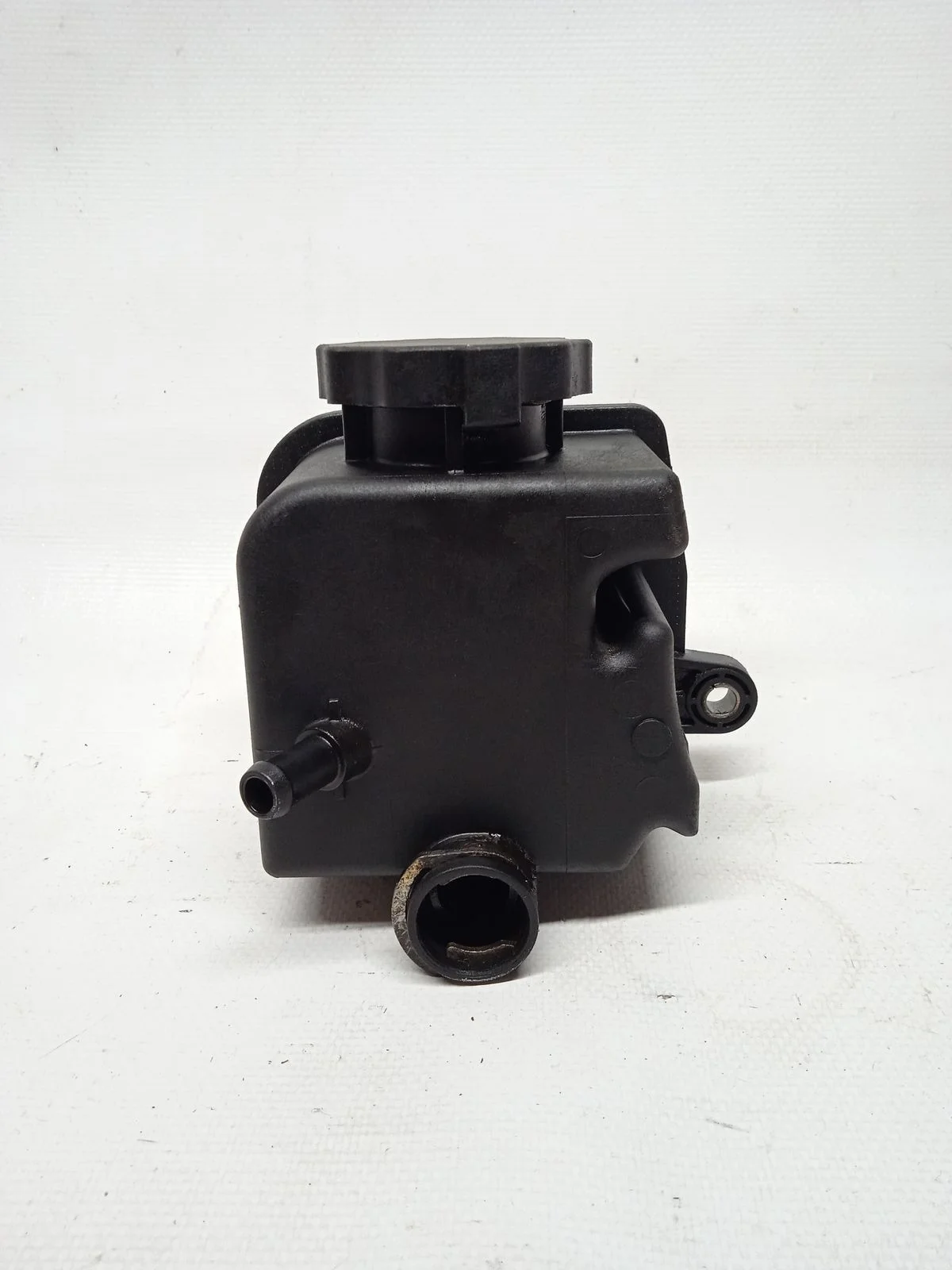 Бачок гидроусилителя (ГУР) Mercedes-Benz C-класс W202/S202 (1993—1997)