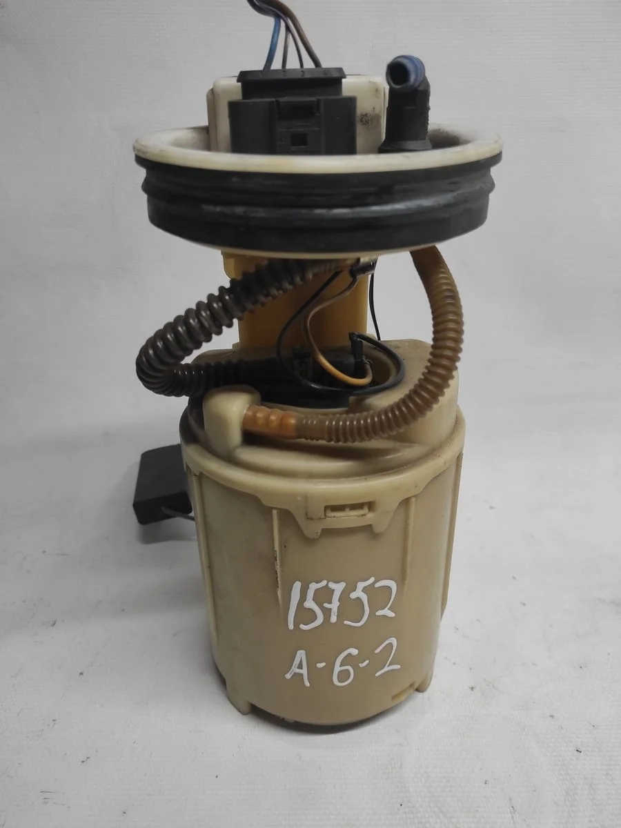 Насос топливный электрический (в бак) Volkswagen Bora A4 (1998—2005)