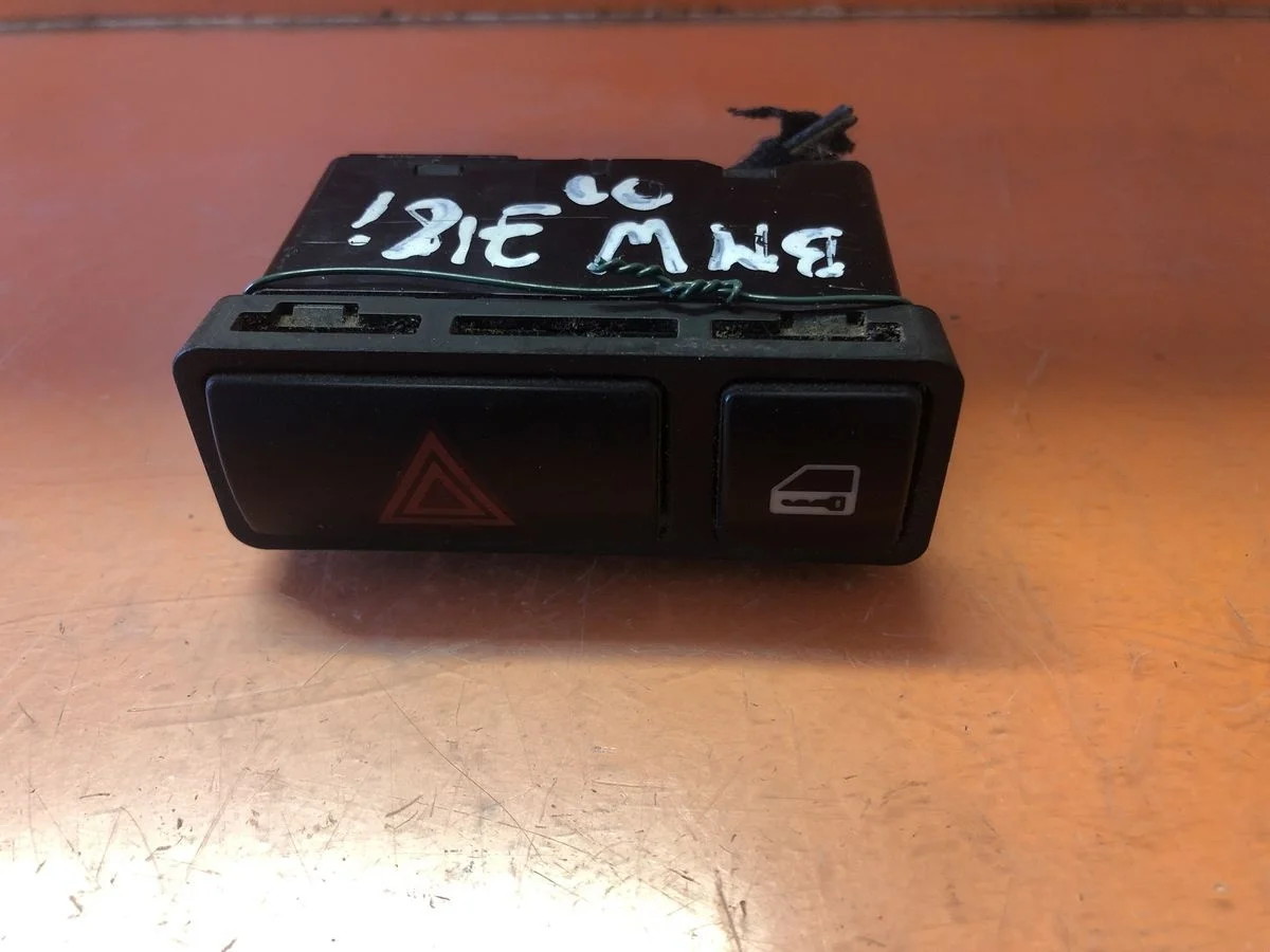 Кнопка (реле) аварийной сигнализации BMW 3 серия E46 (1998—2003)