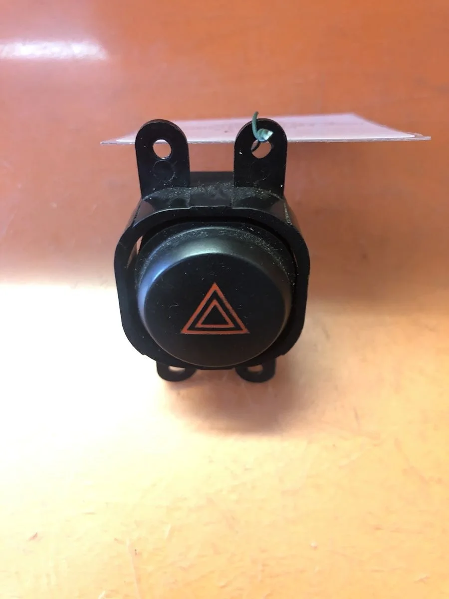 Кнопка (реле) аварийной сигнализации Nissan Pathfinder III (2004—2010)