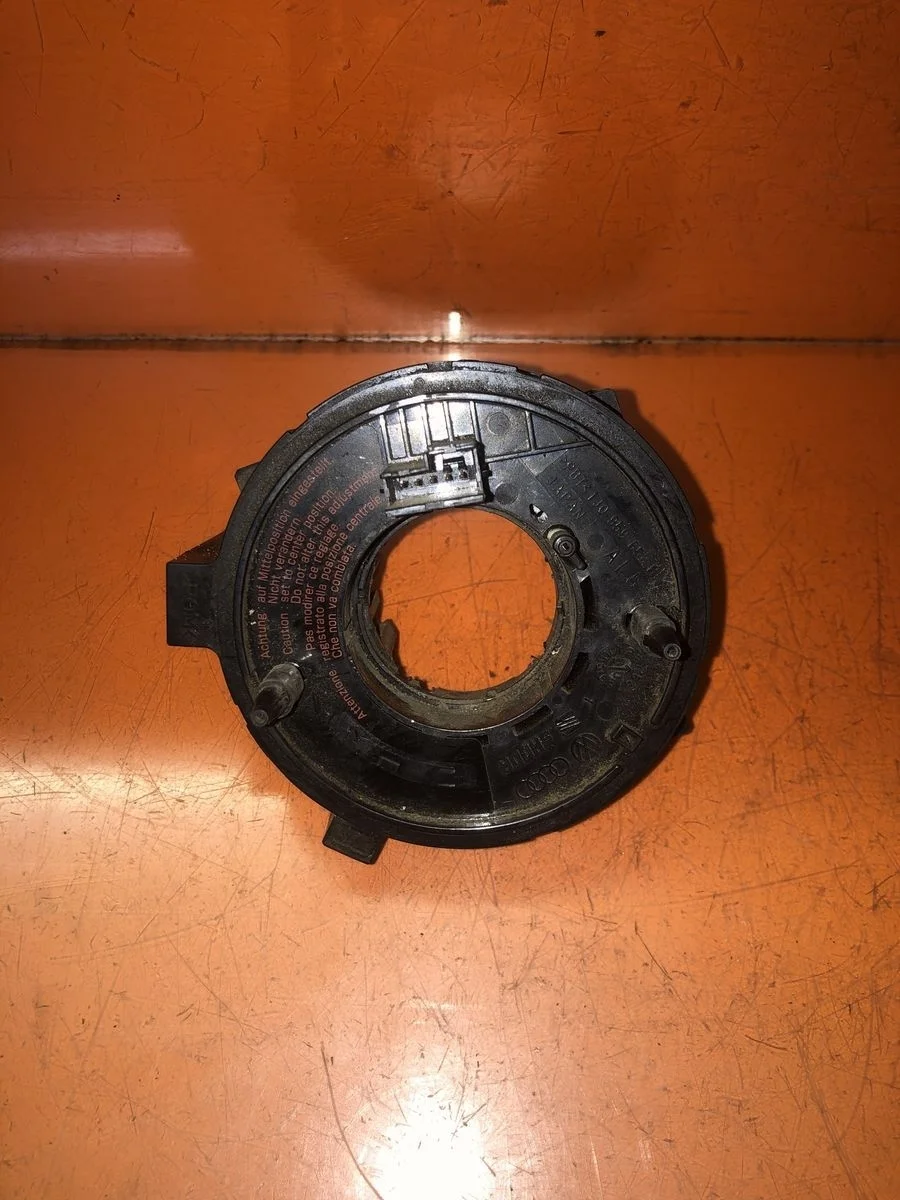 Кольцо (шлейф ) SRS Audi A6 C5 (1997—2001)