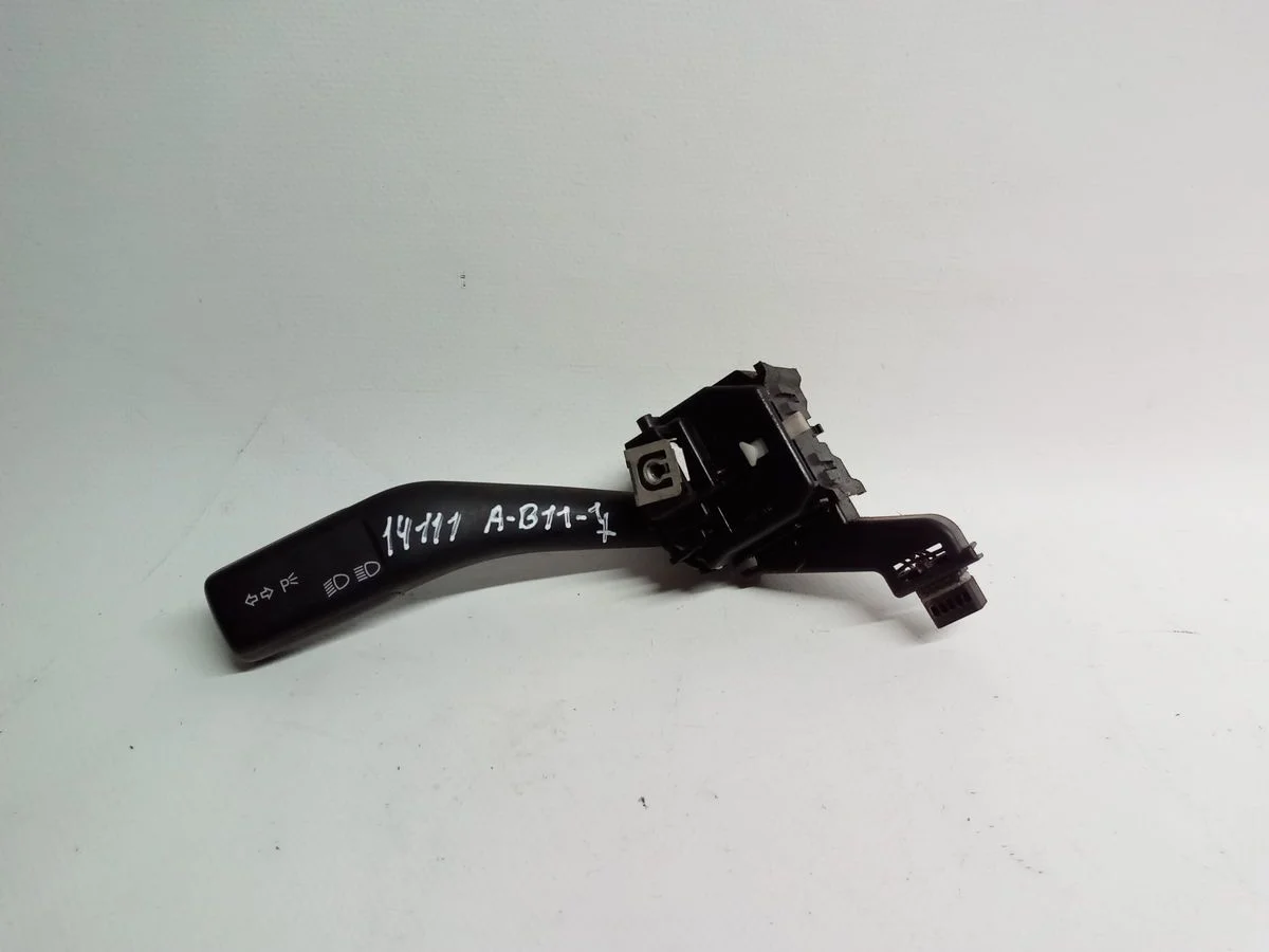 Переключатель поворотов подрулевой SEAT Leon II (2005—2009)