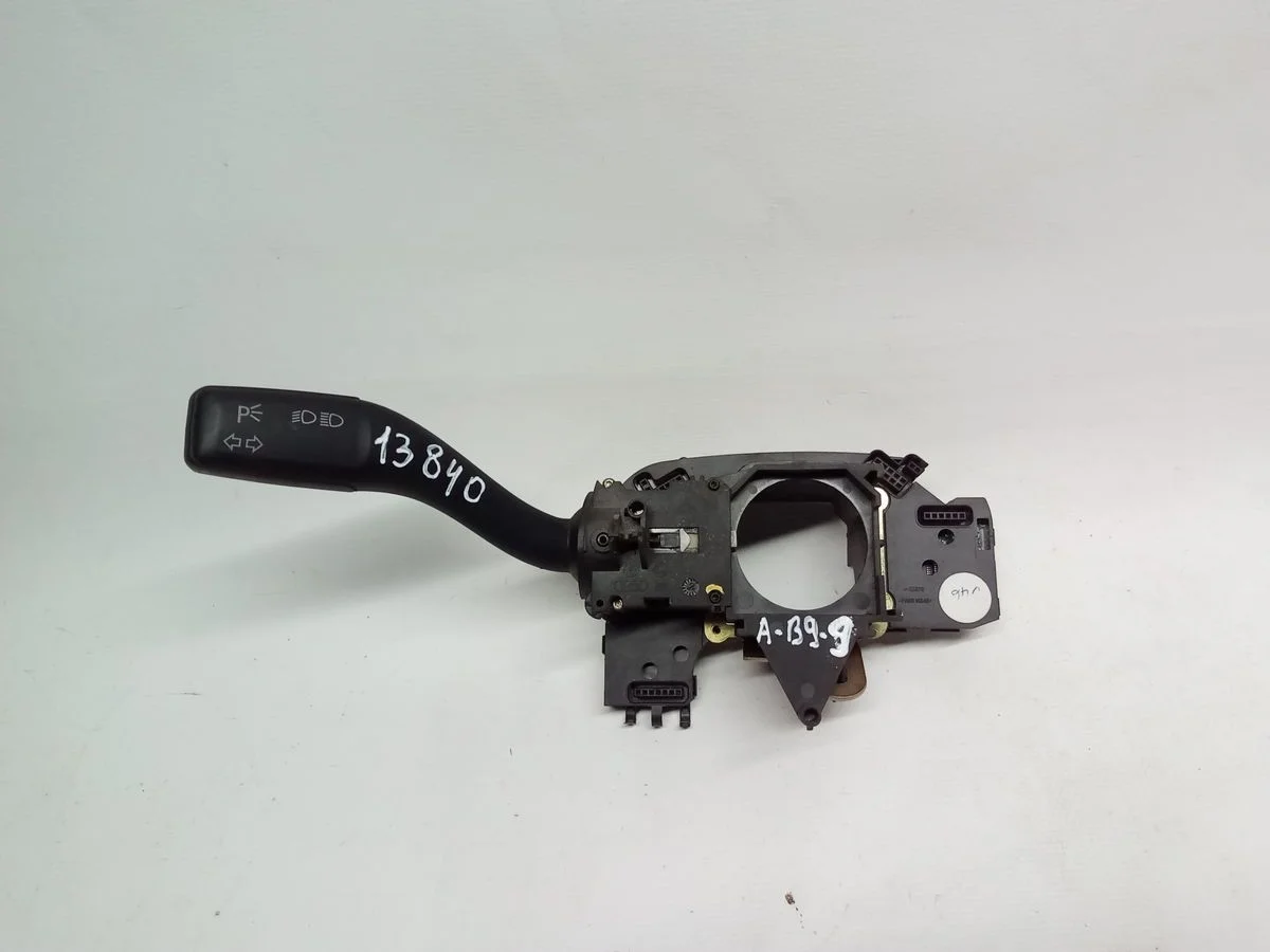 Переключатель поворотов подрулевой Audi A4 B6 (2000—2006)