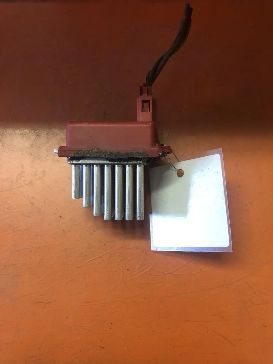 Резистор отопителя ( реостат,ёжик печки ) Volkswagen Passat B5 рестайлинг (2000—2005)