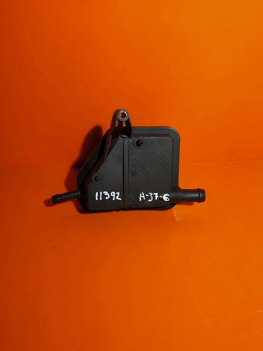 Бачок гидроусилителя (ГУР) Volkswagen Golf Mk4 (1997—2006)