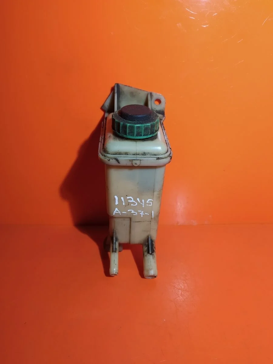 Бачок гидроусилителя (ГУР) Volkswagen Passat B5 (1996—2001)