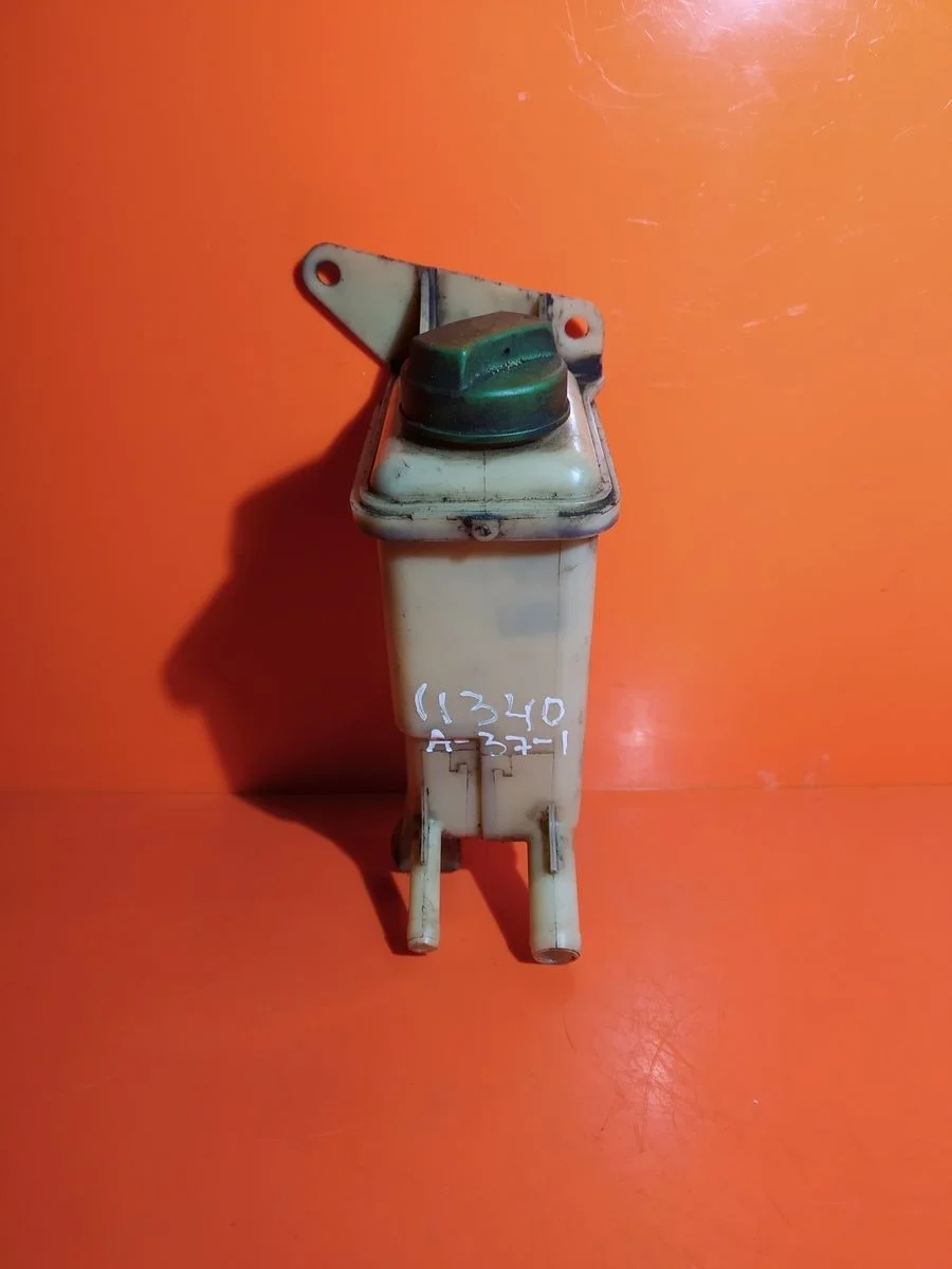 Бачок гидроусилителя (ГУР) Volkswagen Passat B5 (1996—2001)