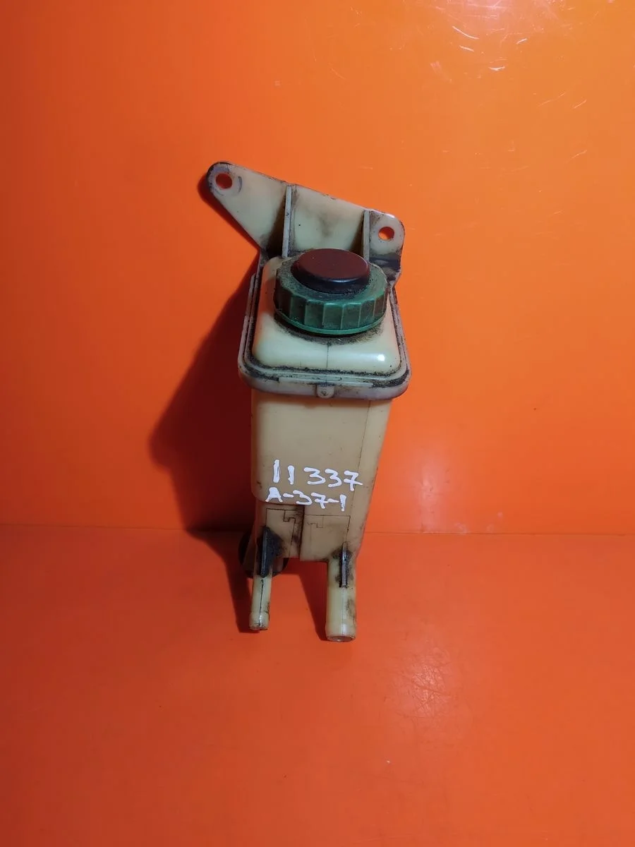 Бачок гидроусилителя (ГУР) Volkswagen Passat B5 (1996—2001)