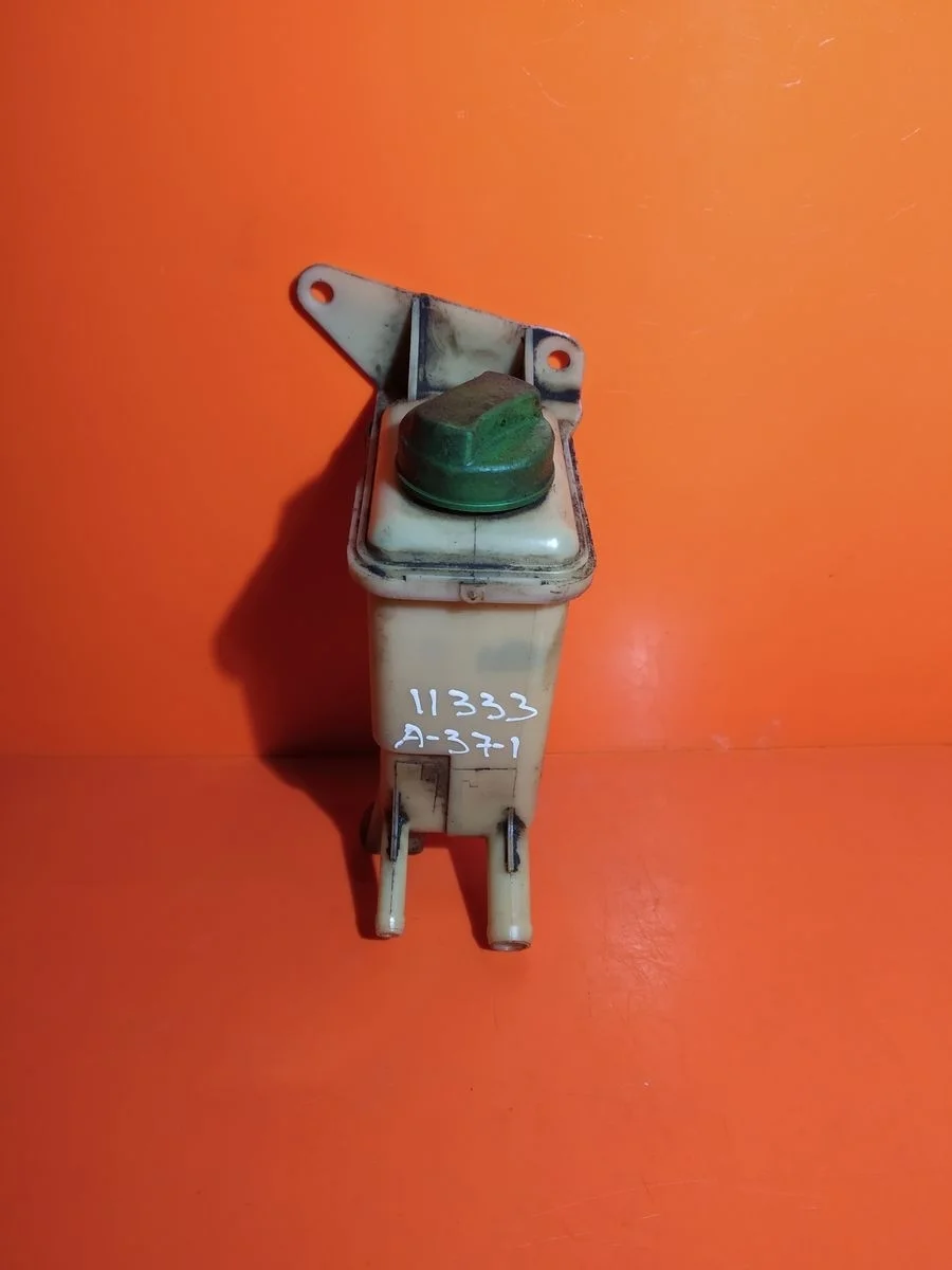 Бачок гидроусилителя (ГУР) Volkswagen Passat B5 (1996—2001)