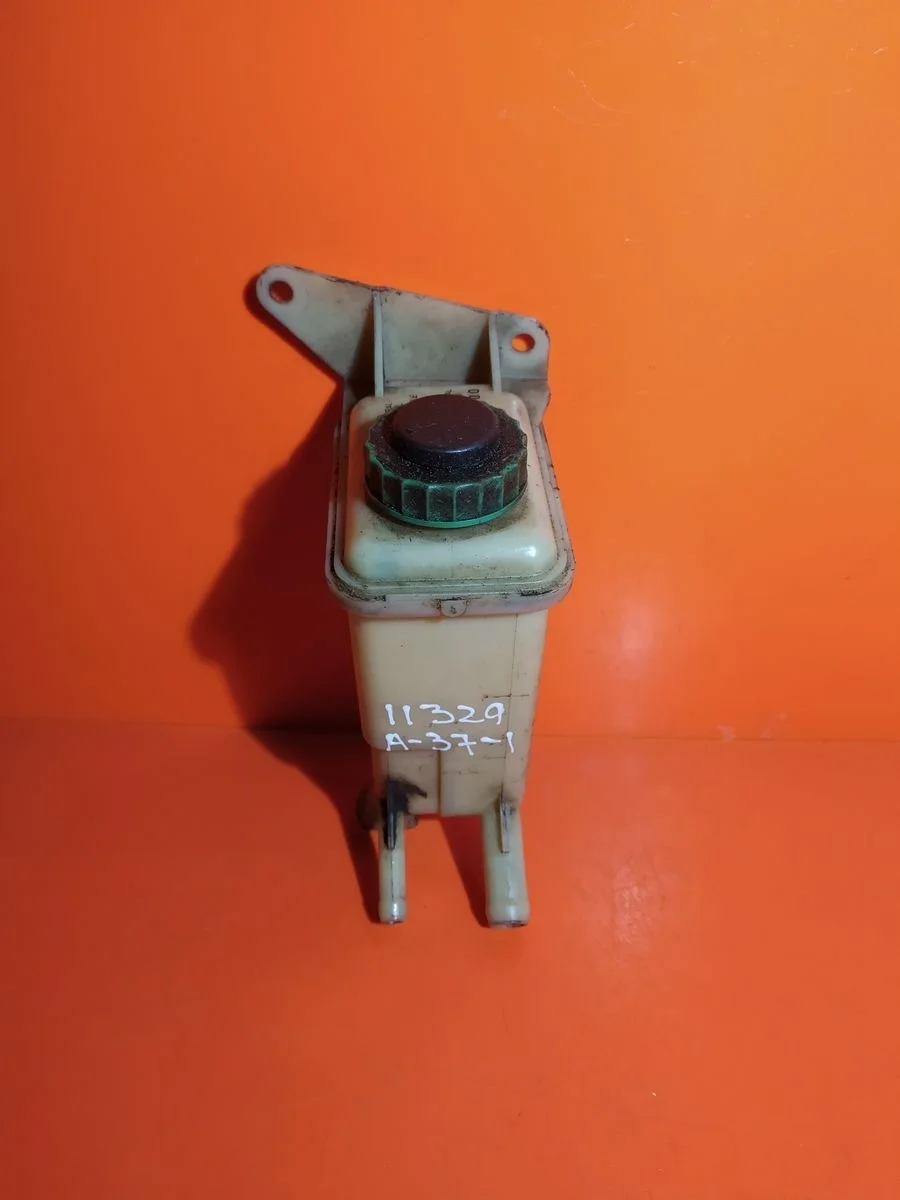 Бачок гидроусилителя (ГУР) Volkswagen Passat B5 (1996—2001)