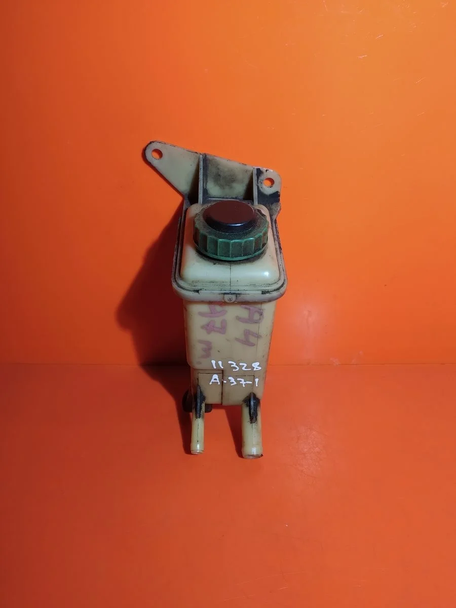 Бачок гидроусилителя (ГУР) Volkswagen Passat B5 (1996—2001)