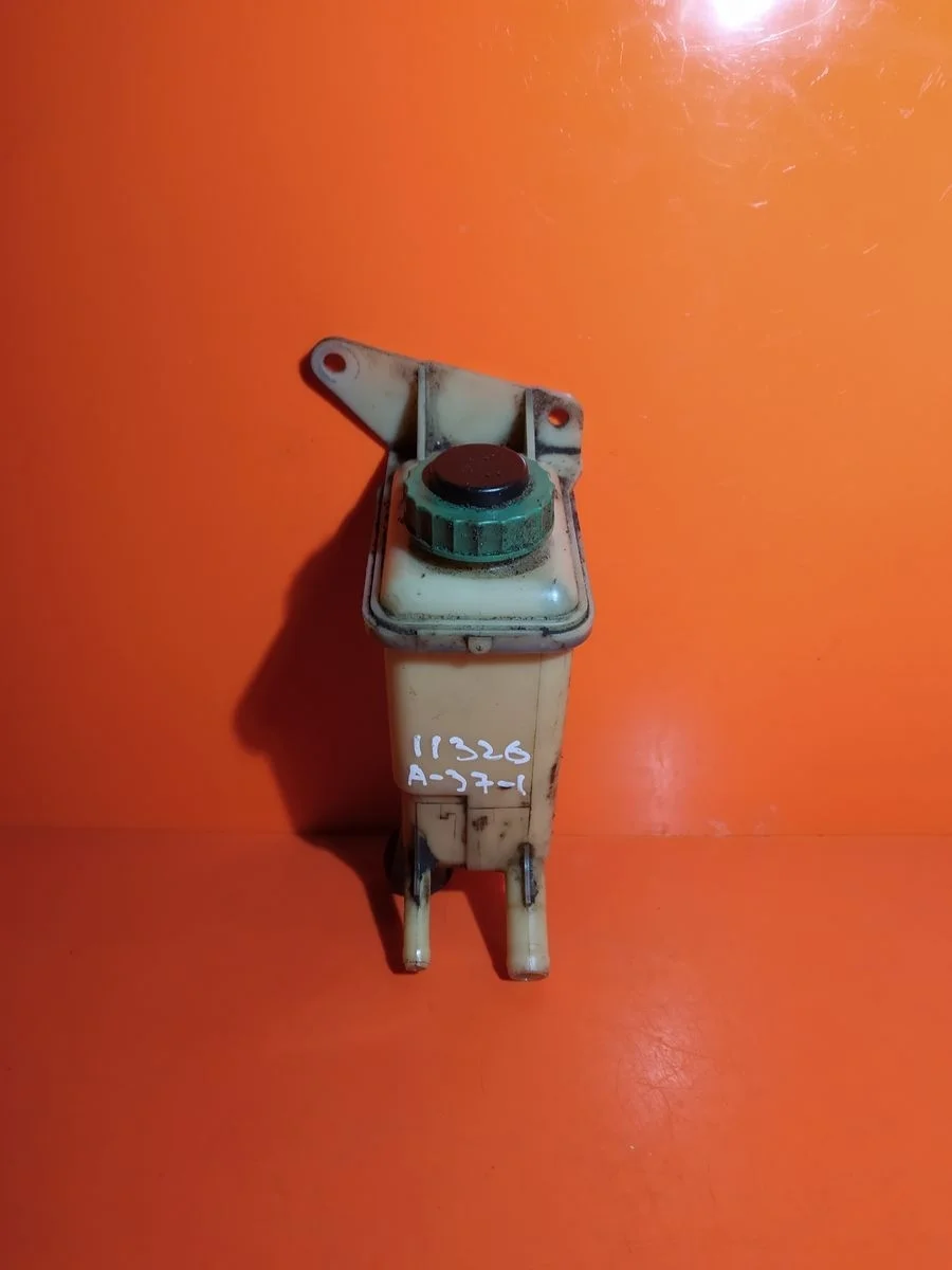 Бачок гидроусилителя (ГУР) Volkswagen Passat B5 (1996—2001)