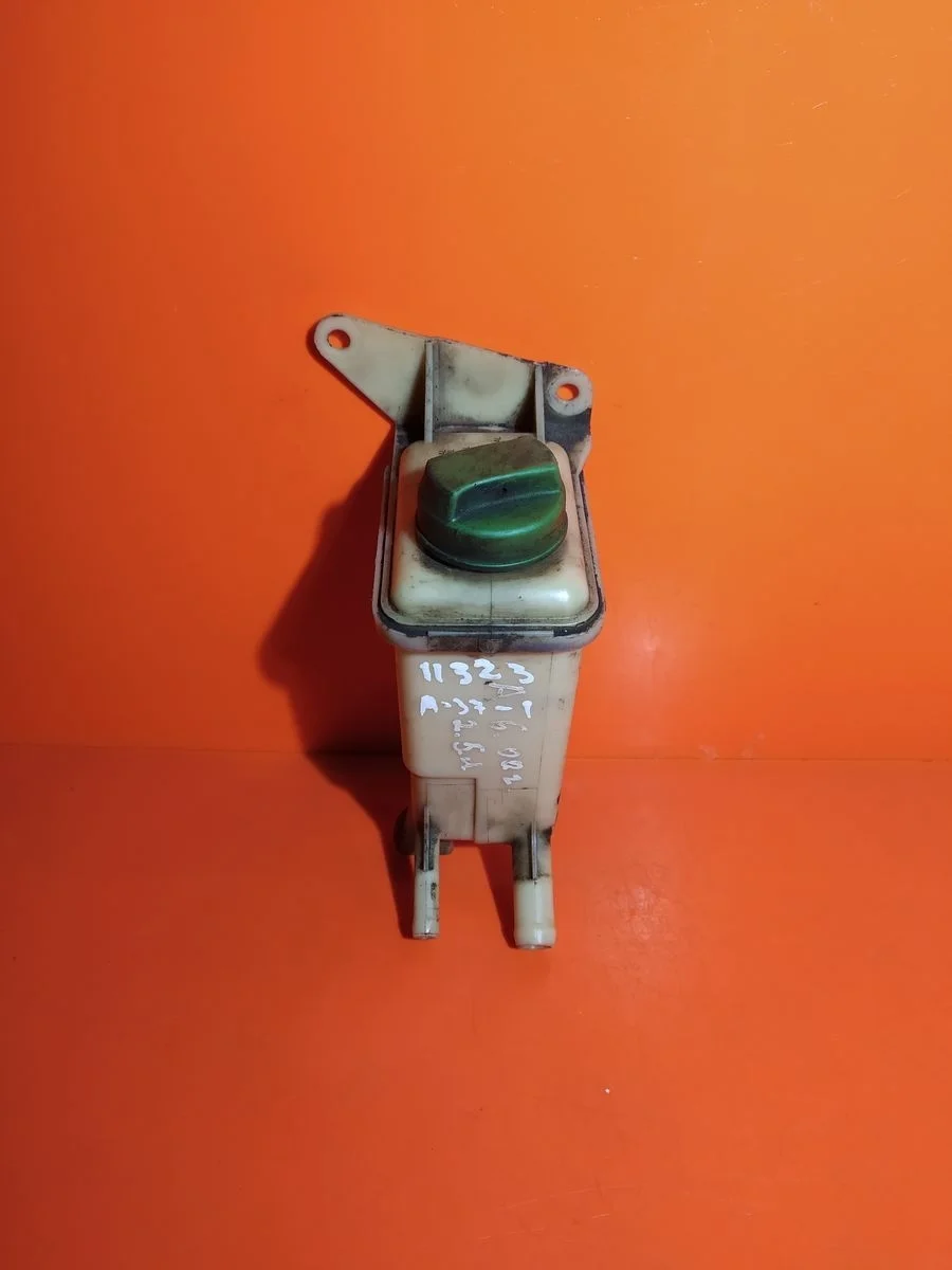 Бачок гидроусилителя (ГУР) Volkswagen Passat B5 (1996—2001)