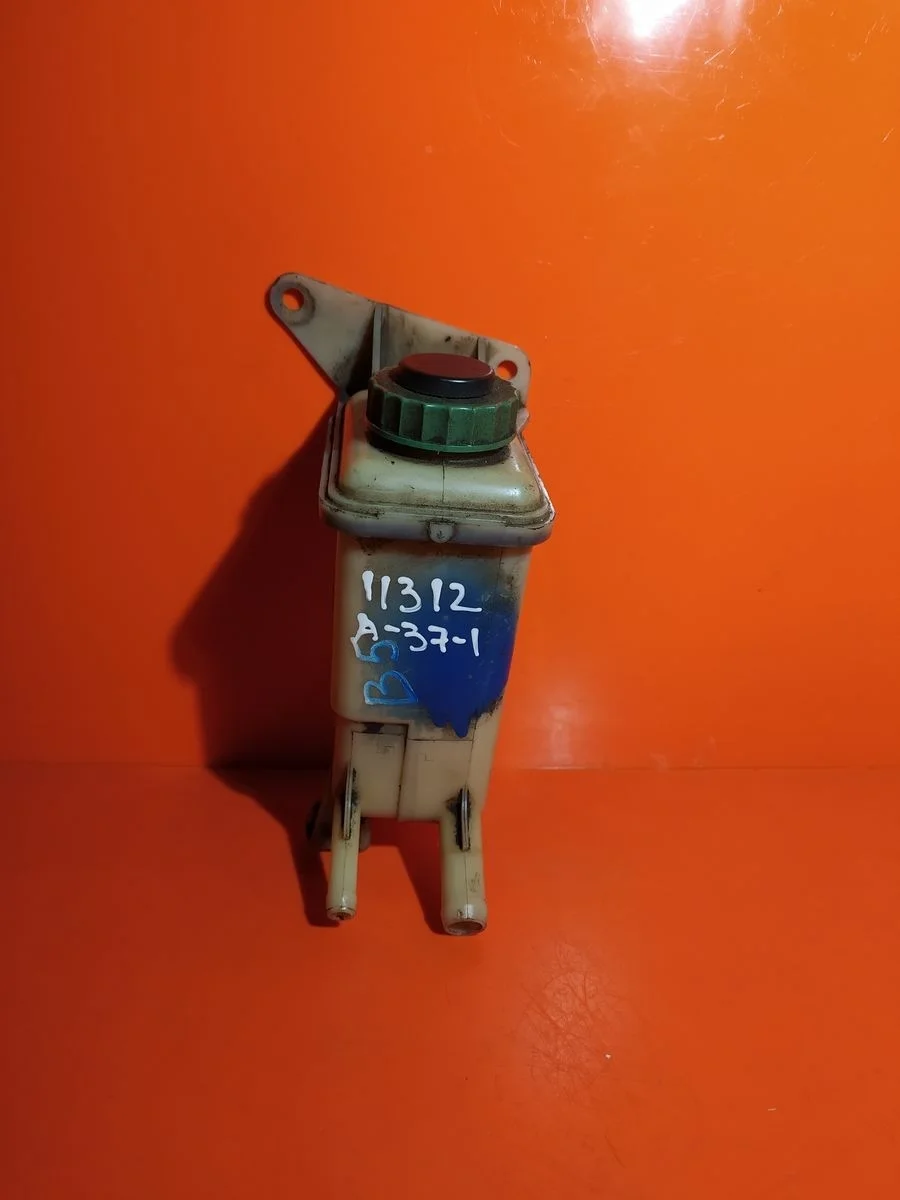 Бачок гидроусилителя (ГУР) Volkswagen Passat B5 (1996—2001)