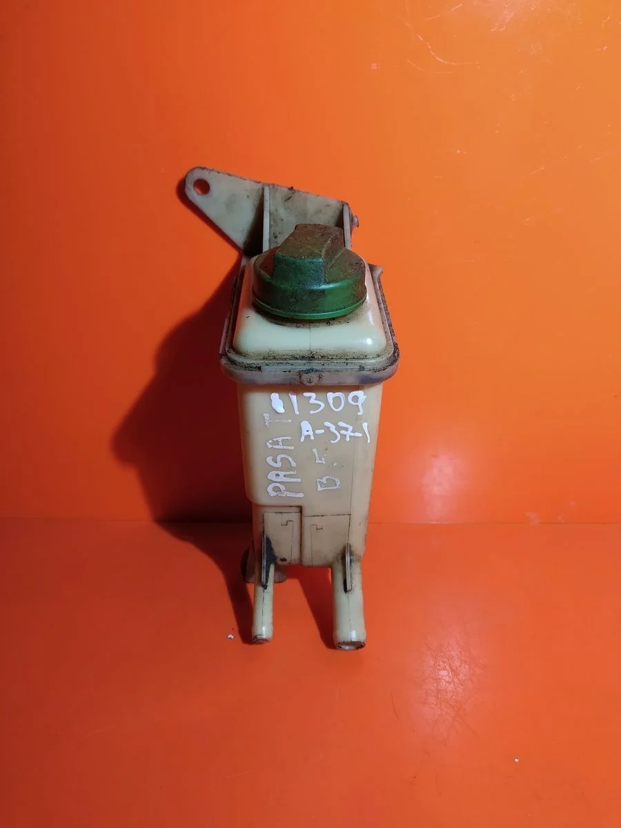 Бачок гидроусилителя (ГУР) Volkswagen Passat B5 (1996—2001)