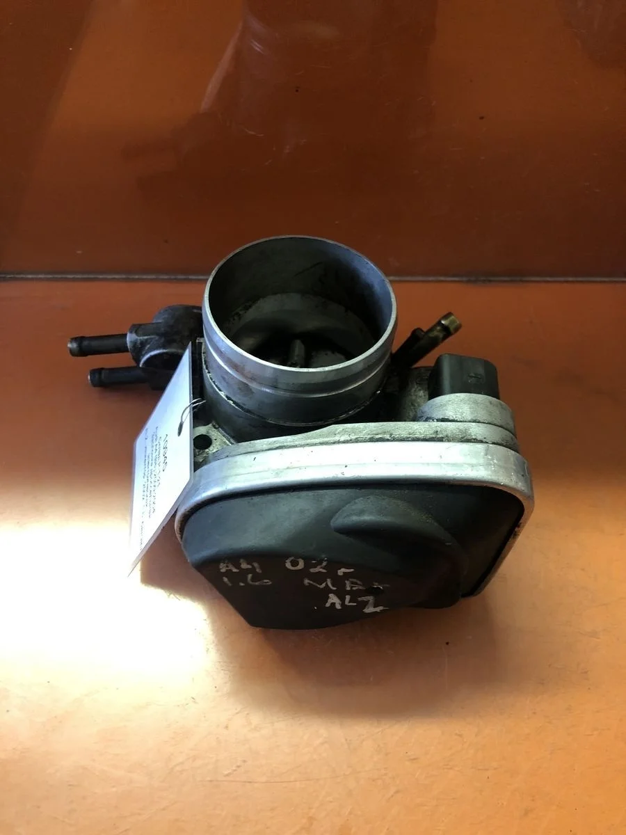 Заслонка дроссельная электрическая Volkswagen Passat B5 рестайлинг (2000—2005)