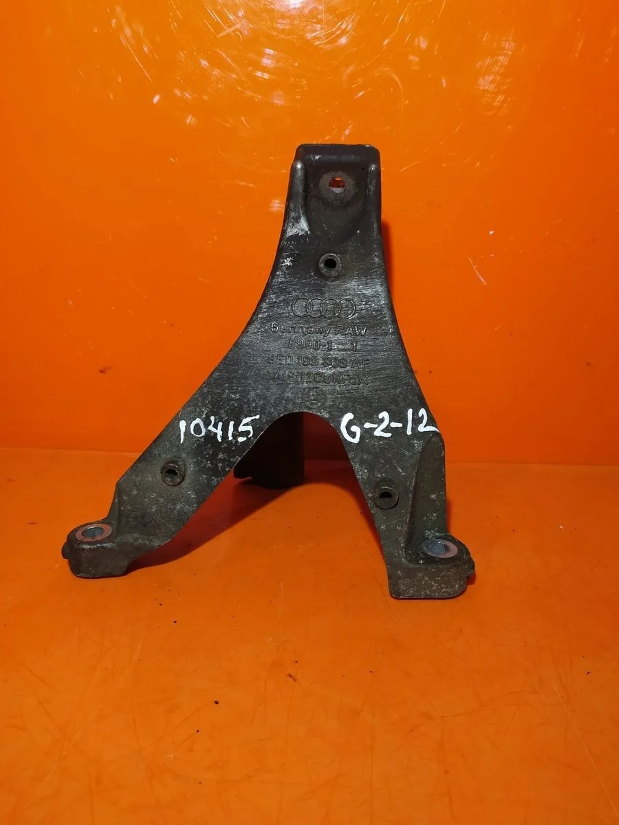 Кронштейн опоры двигателя Audi A4 B7 (2004—2009)