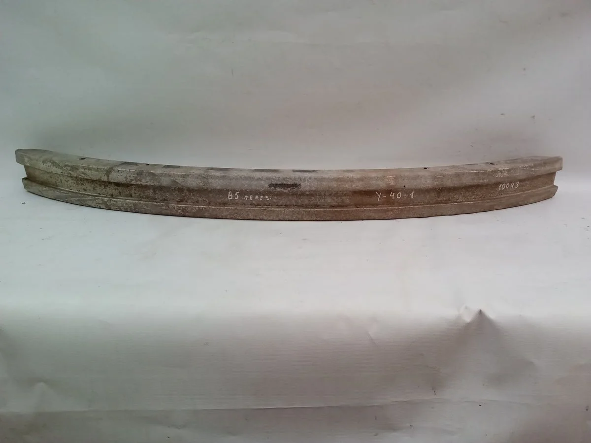 Усилитель переднего бампера Volkswagen Passat B5 (1996—2001)