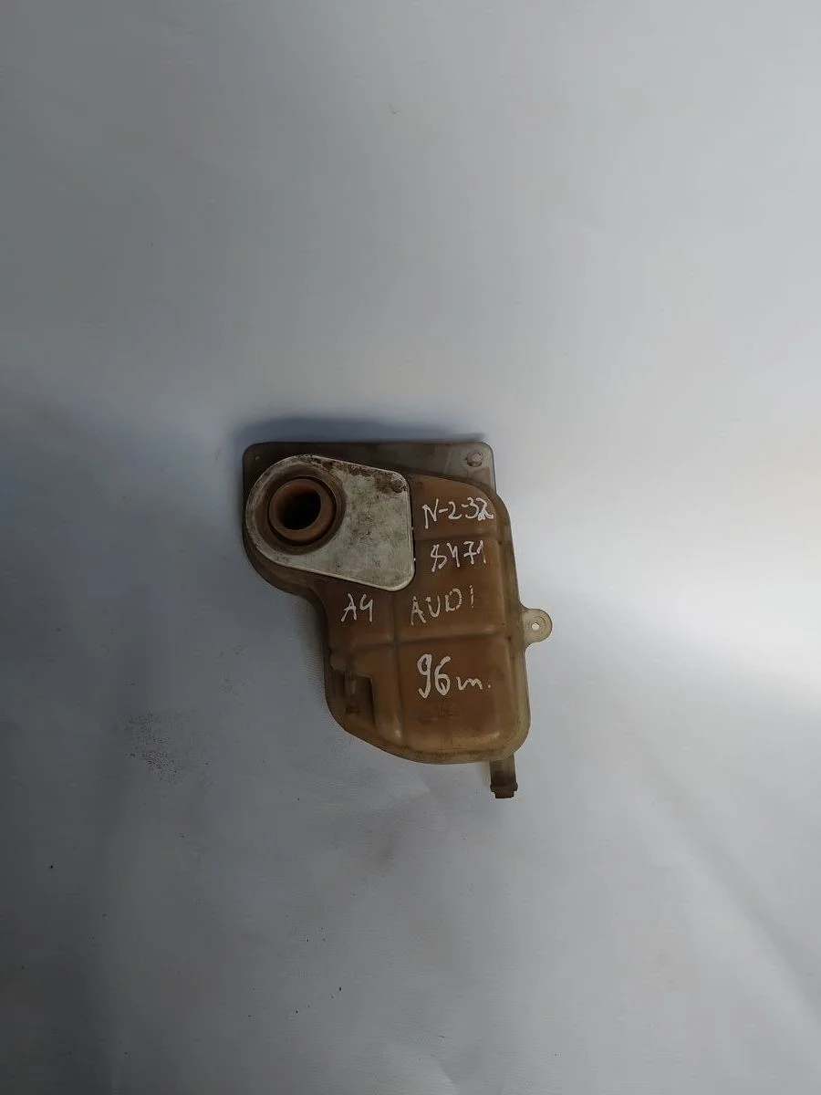 Бачок расширительный Audi A4 B5 (1994—1999)