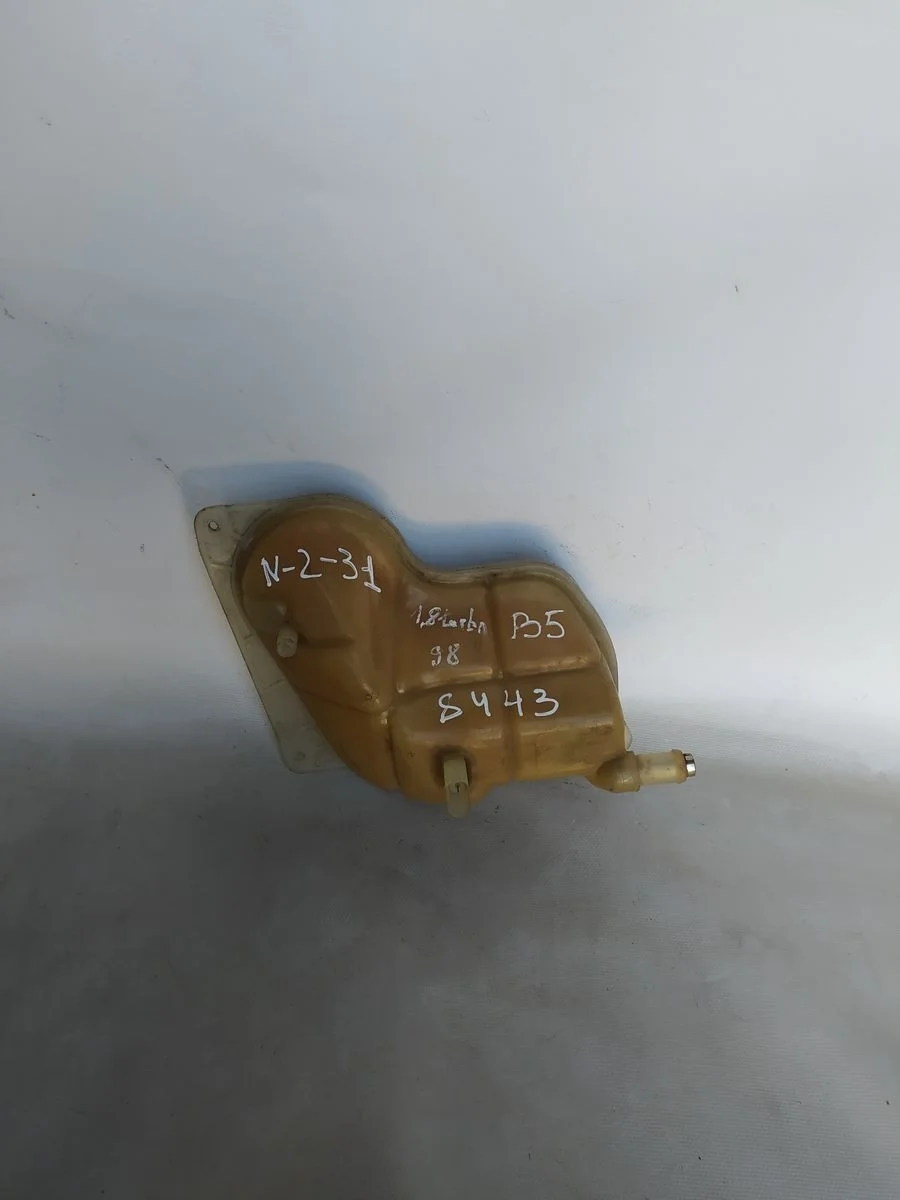 Бачок расширительный Volkswagen Passat B5 (1996—2001)